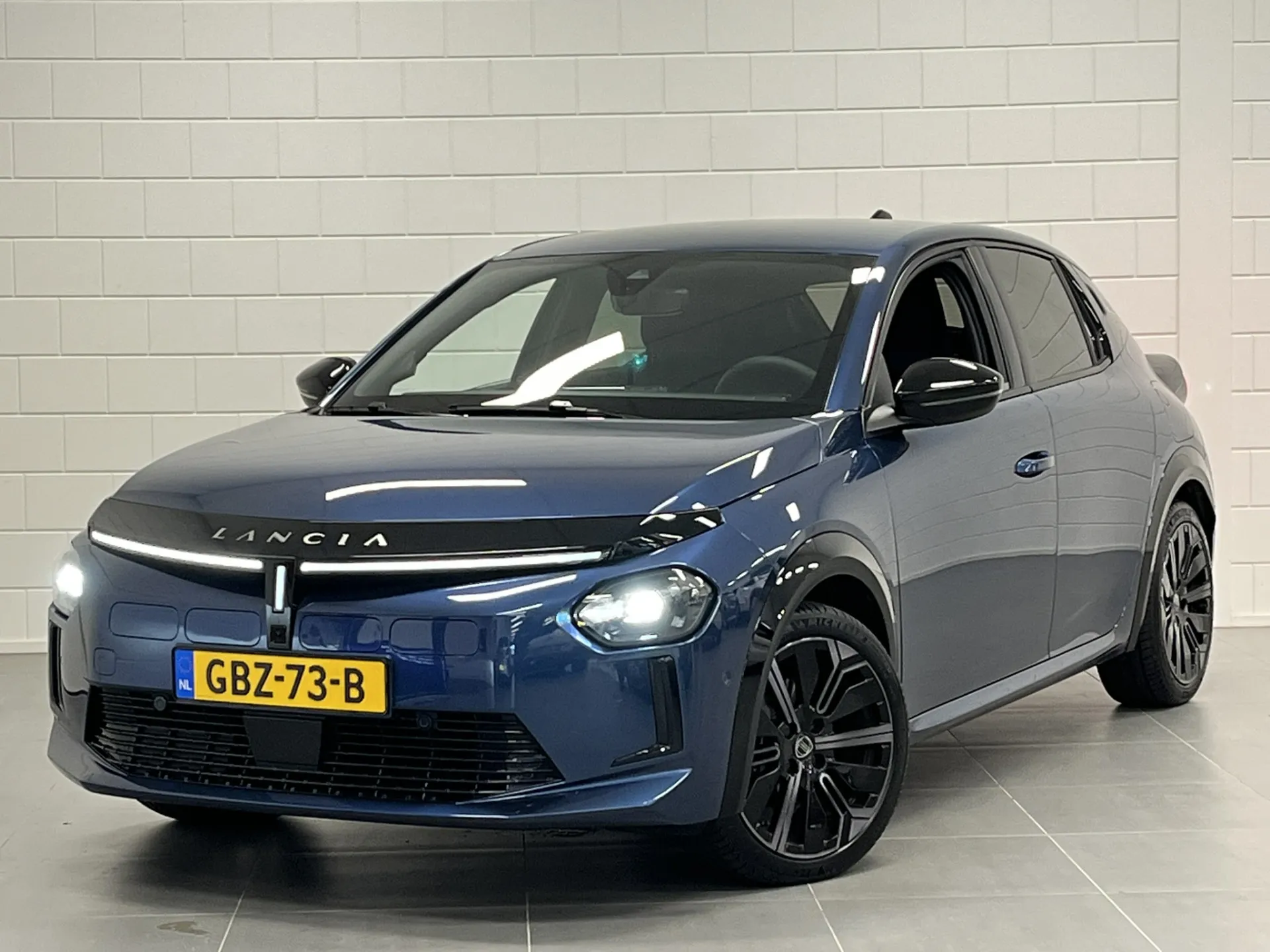 Lancia Ypsilon Edizione Cassina Limitata 51 kWh