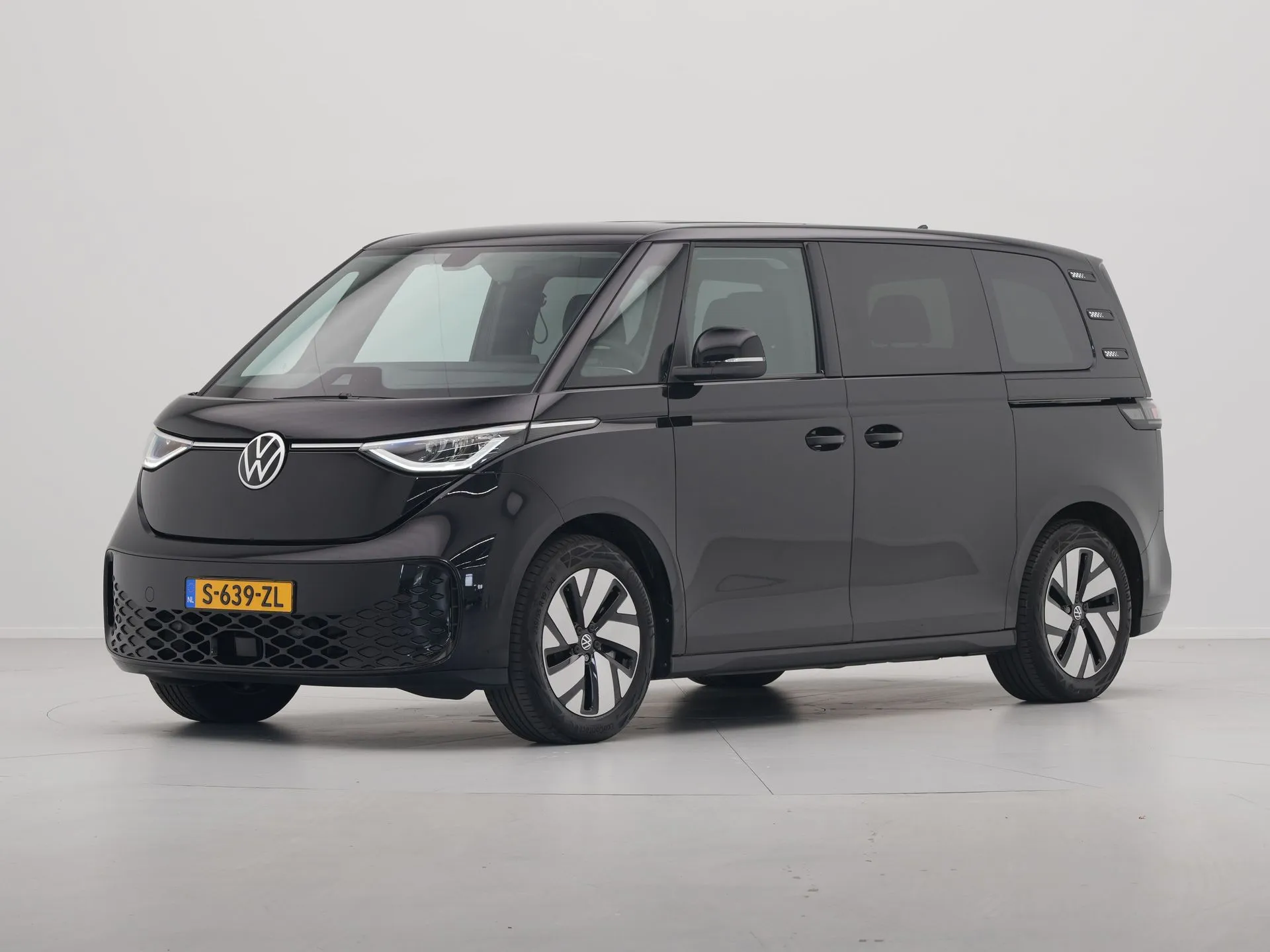 Volkswagen ID. Buzz L1H1 77kWh 204pk RWD 1st