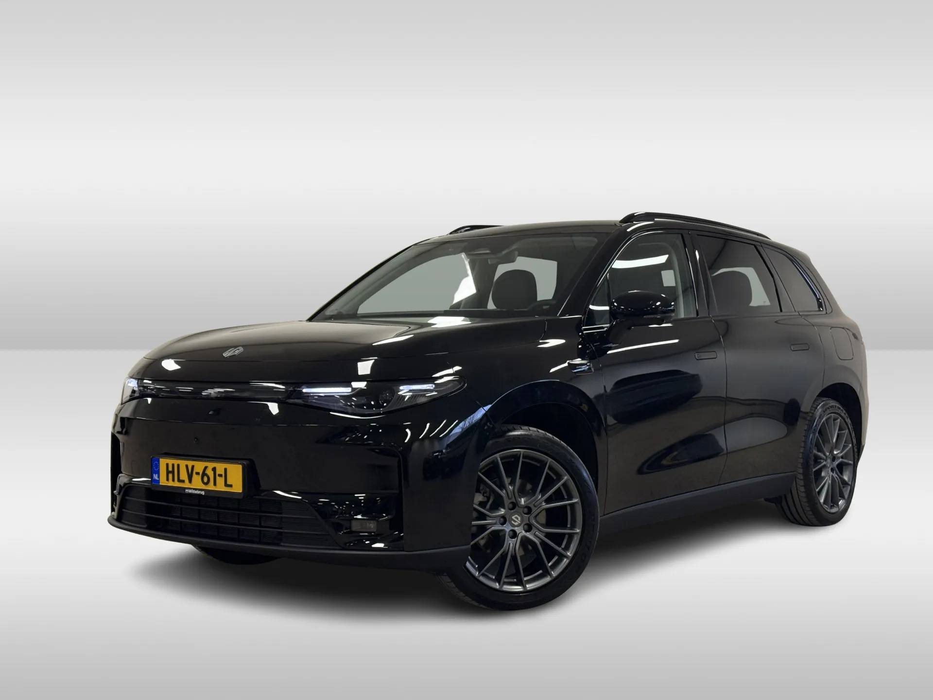 Leapmotor C10 REEV Design 28.4 kWh