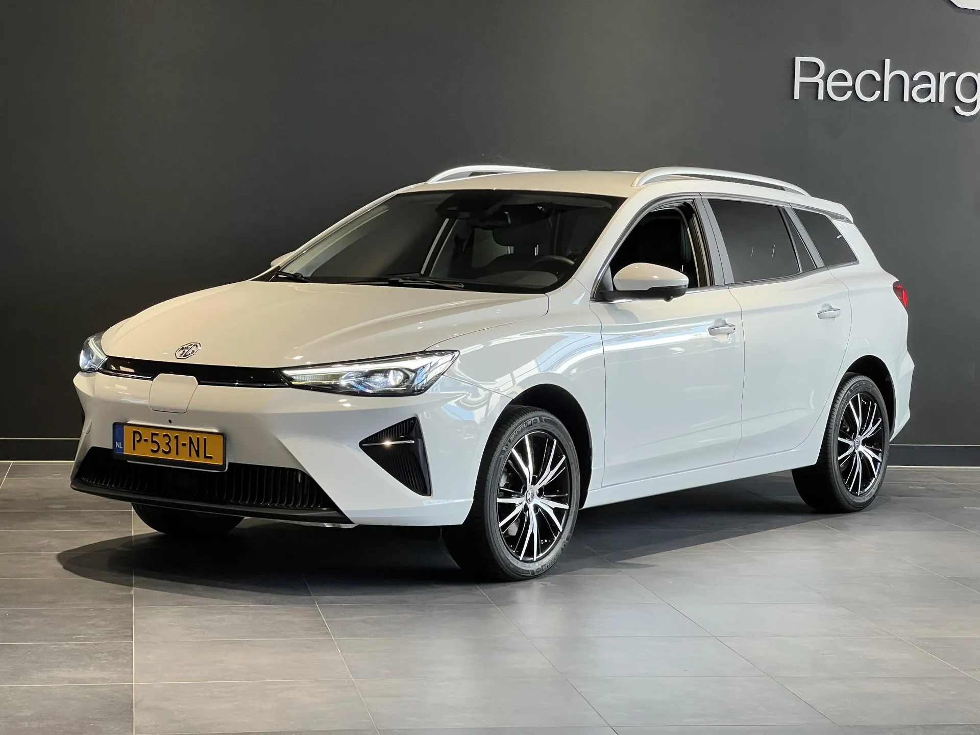 MG MG5 Standard Range Luxury 50 kWh