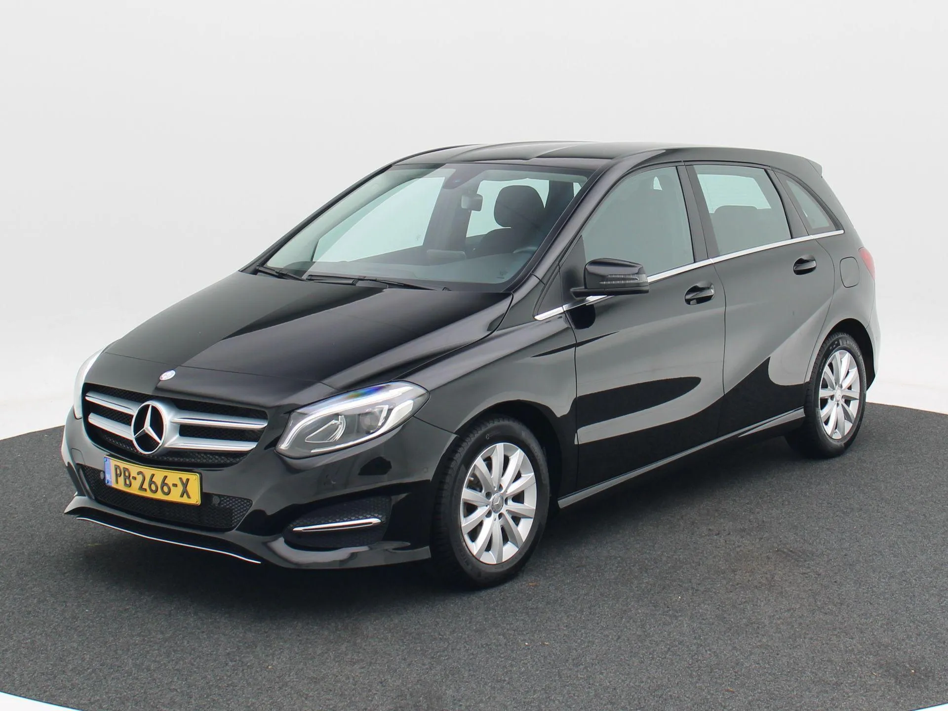 Mercedes-Benz B-Klasse 180 Ambition Automaat