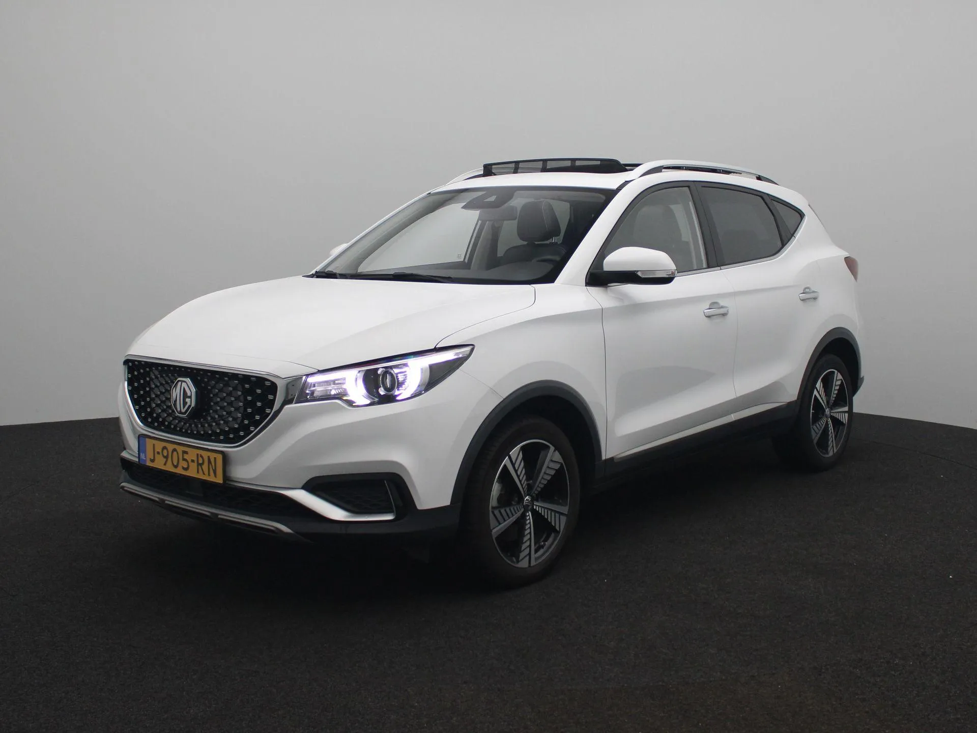 MG ZS EV Luxury 45 kWh