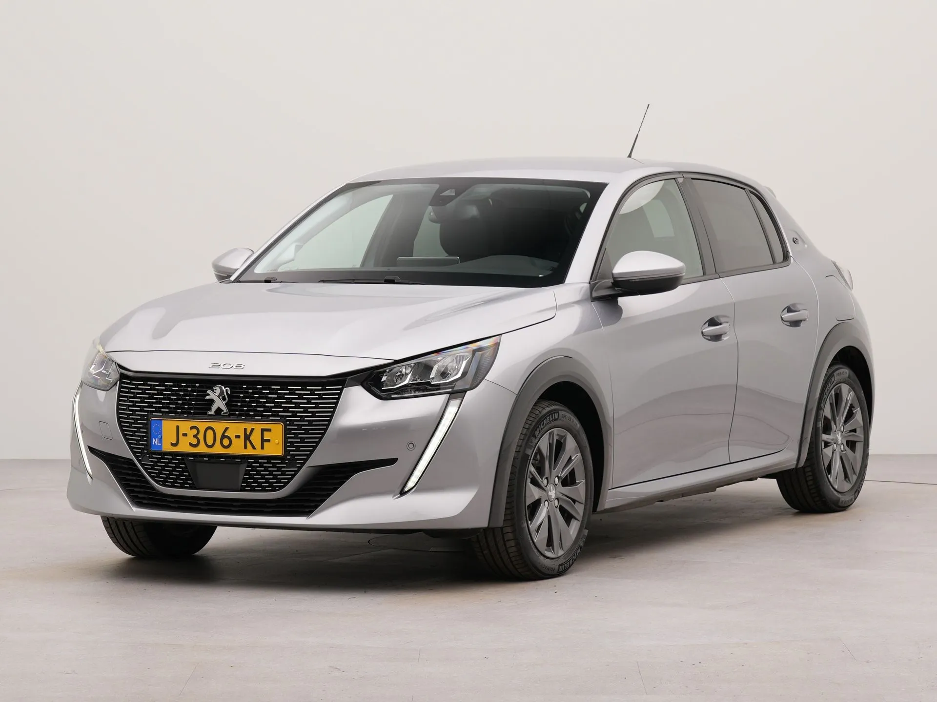 Peugeot e-208 EV Allure Première 1 fase 50 kWh
