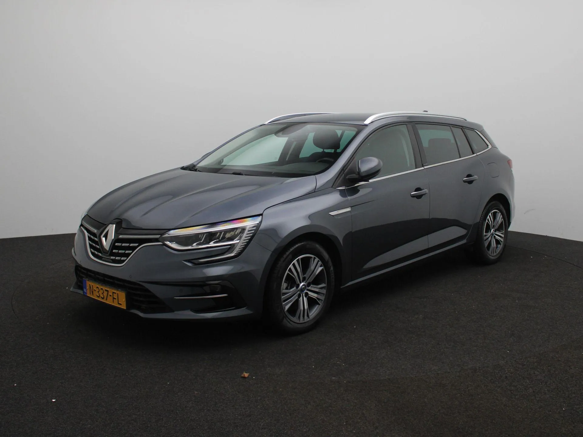 Renault Megane E-Tech Estate Plug-In Hybrid 160 Intens
