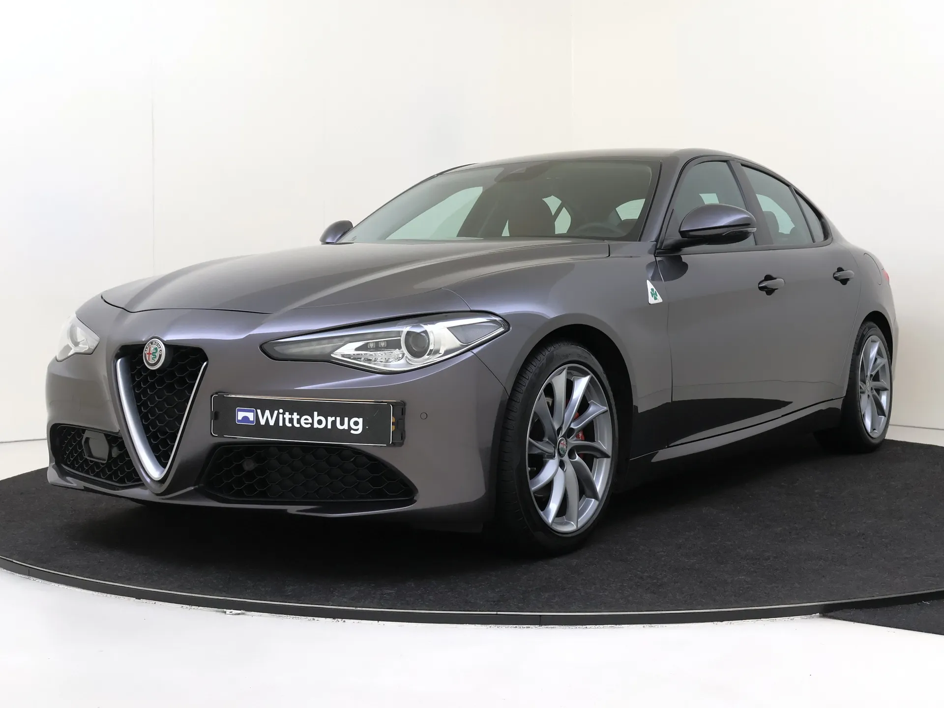 Alfa Romeo Giulia 2.0T Super