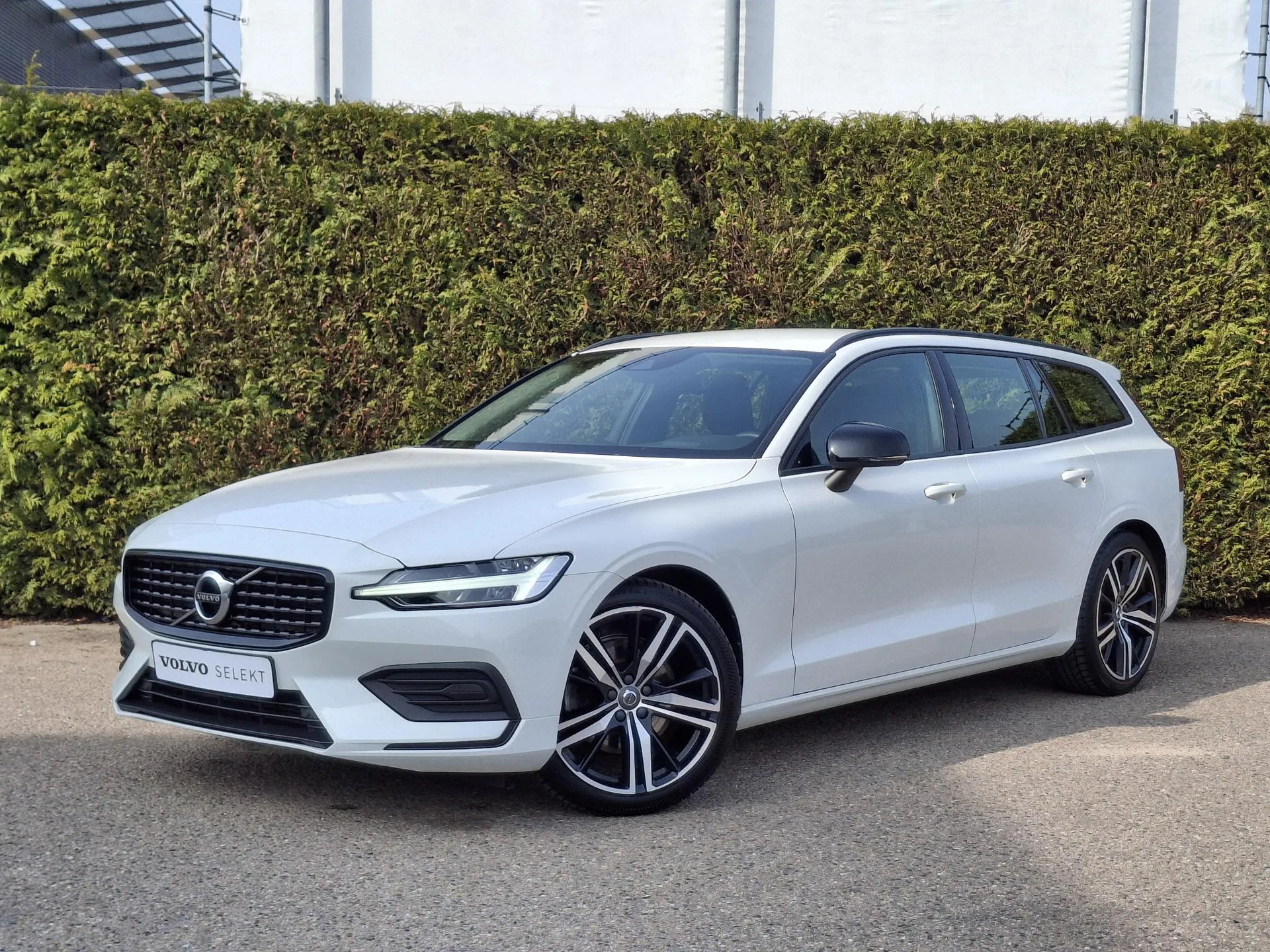 Volvo V60 2.0 B3 Momentum Advantage