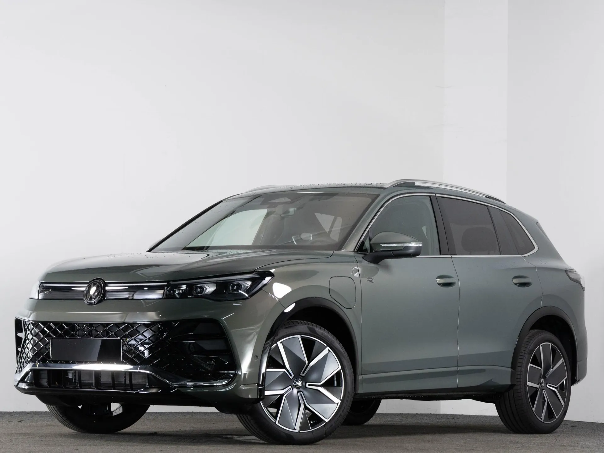 Volkswagen Tiguan R-Line-Edition 1.5 eHybrid 204 pk