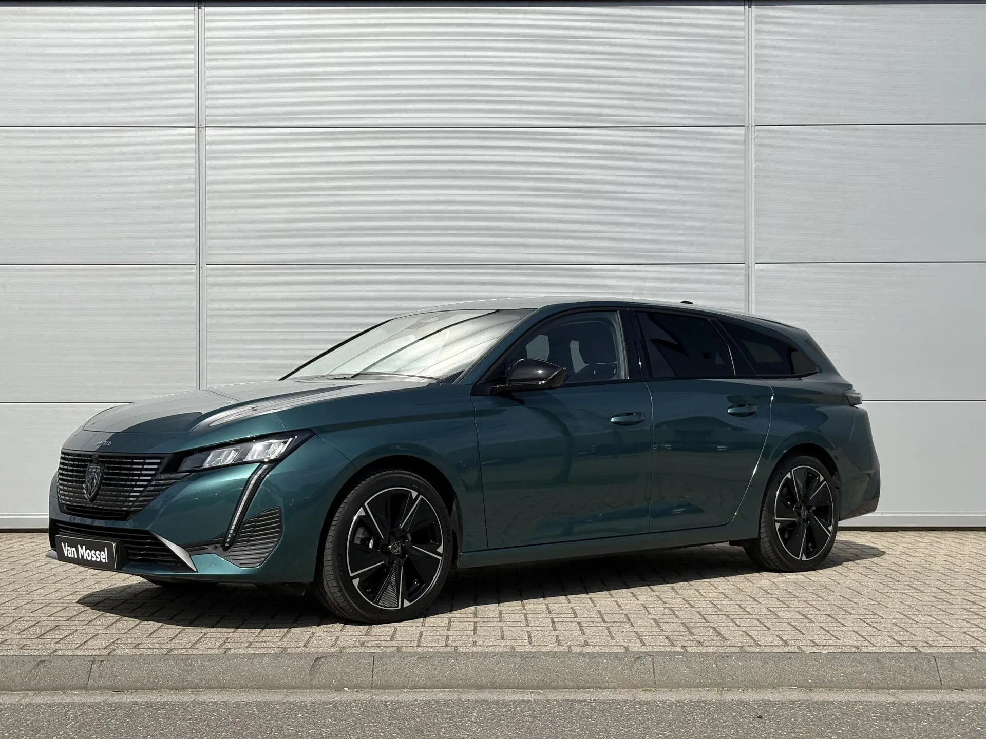 Peugeot e-308