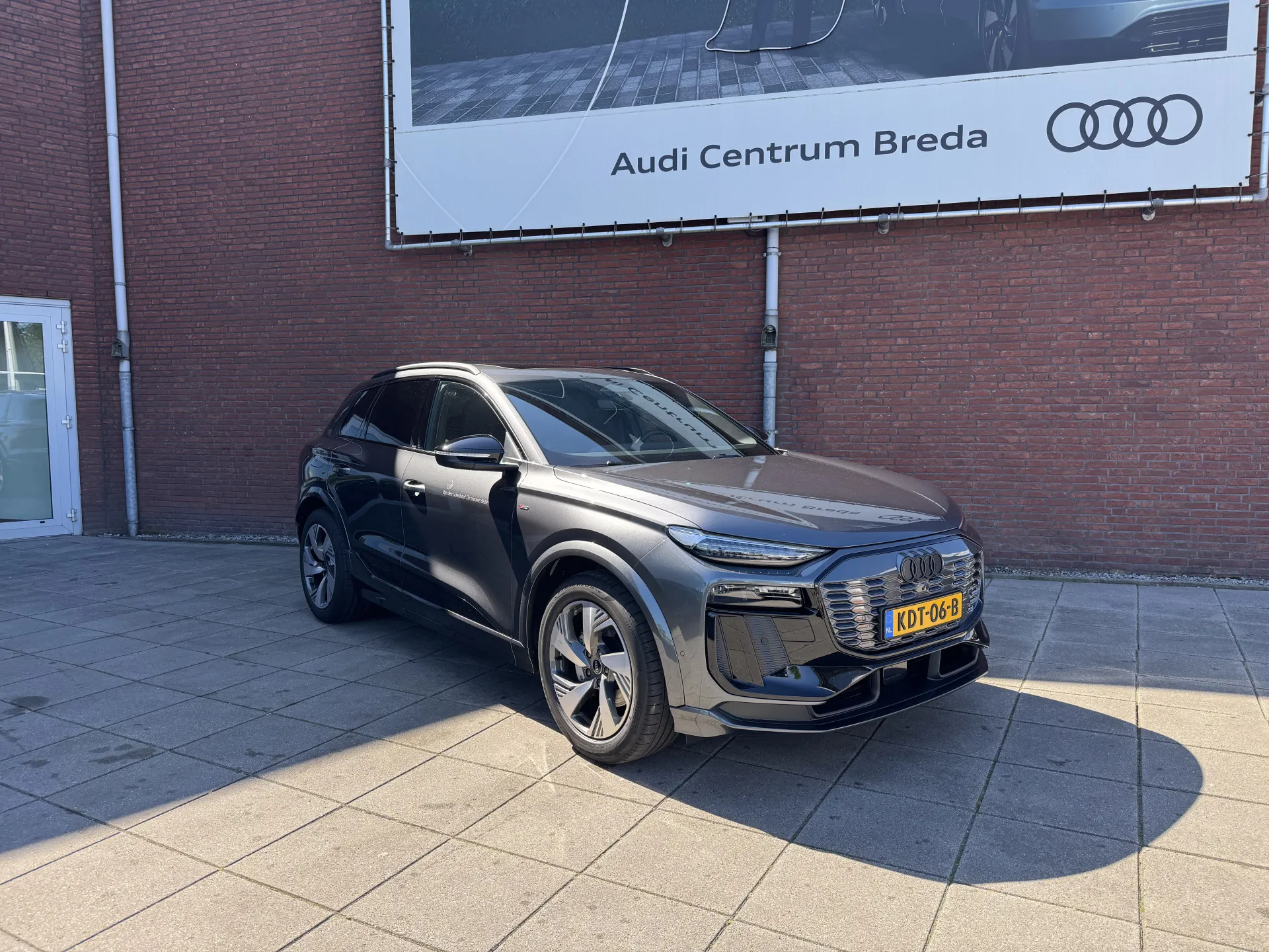 Audi Q6 e-tron