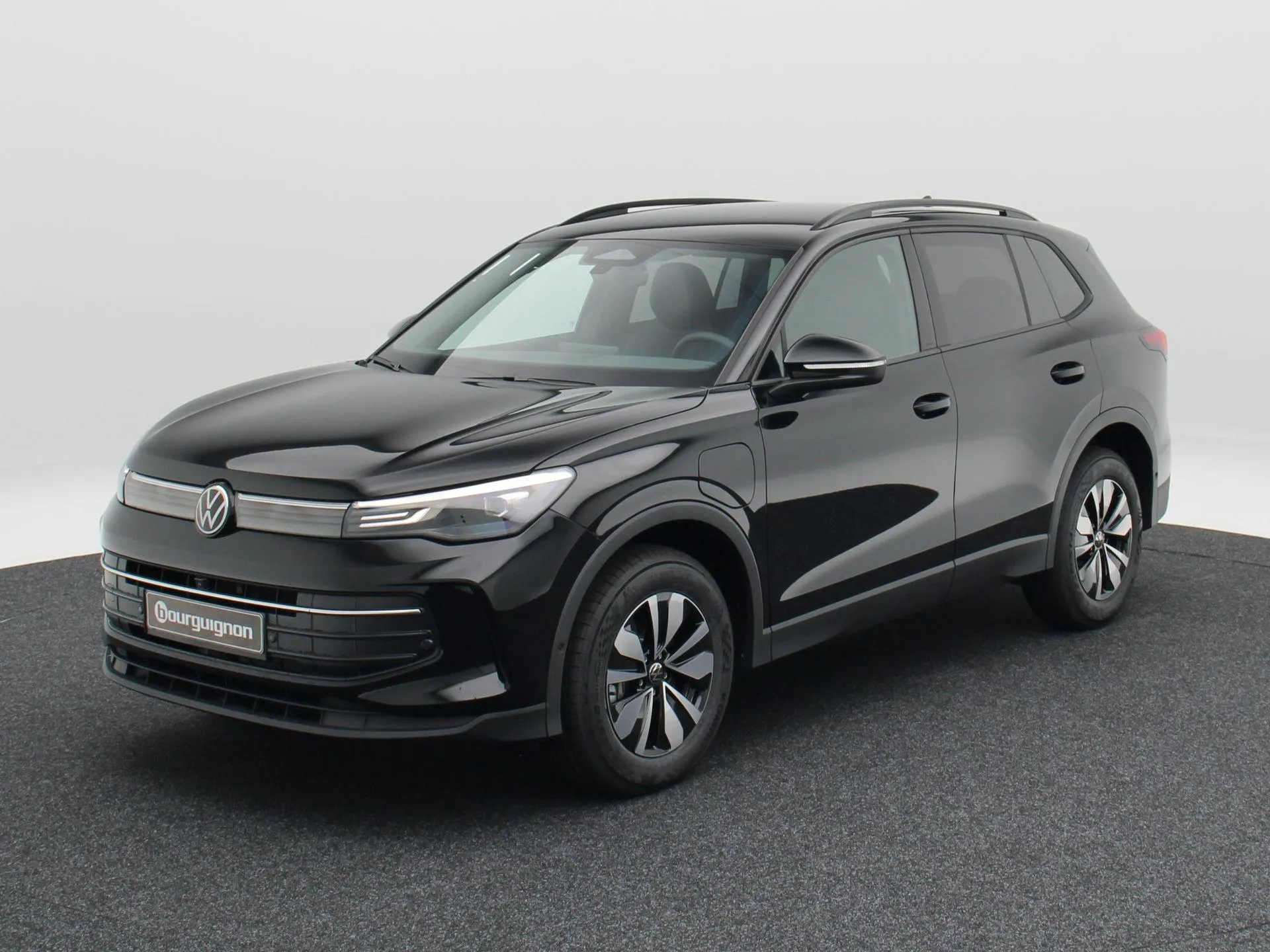 Volkswagen Tiguan — foto 1