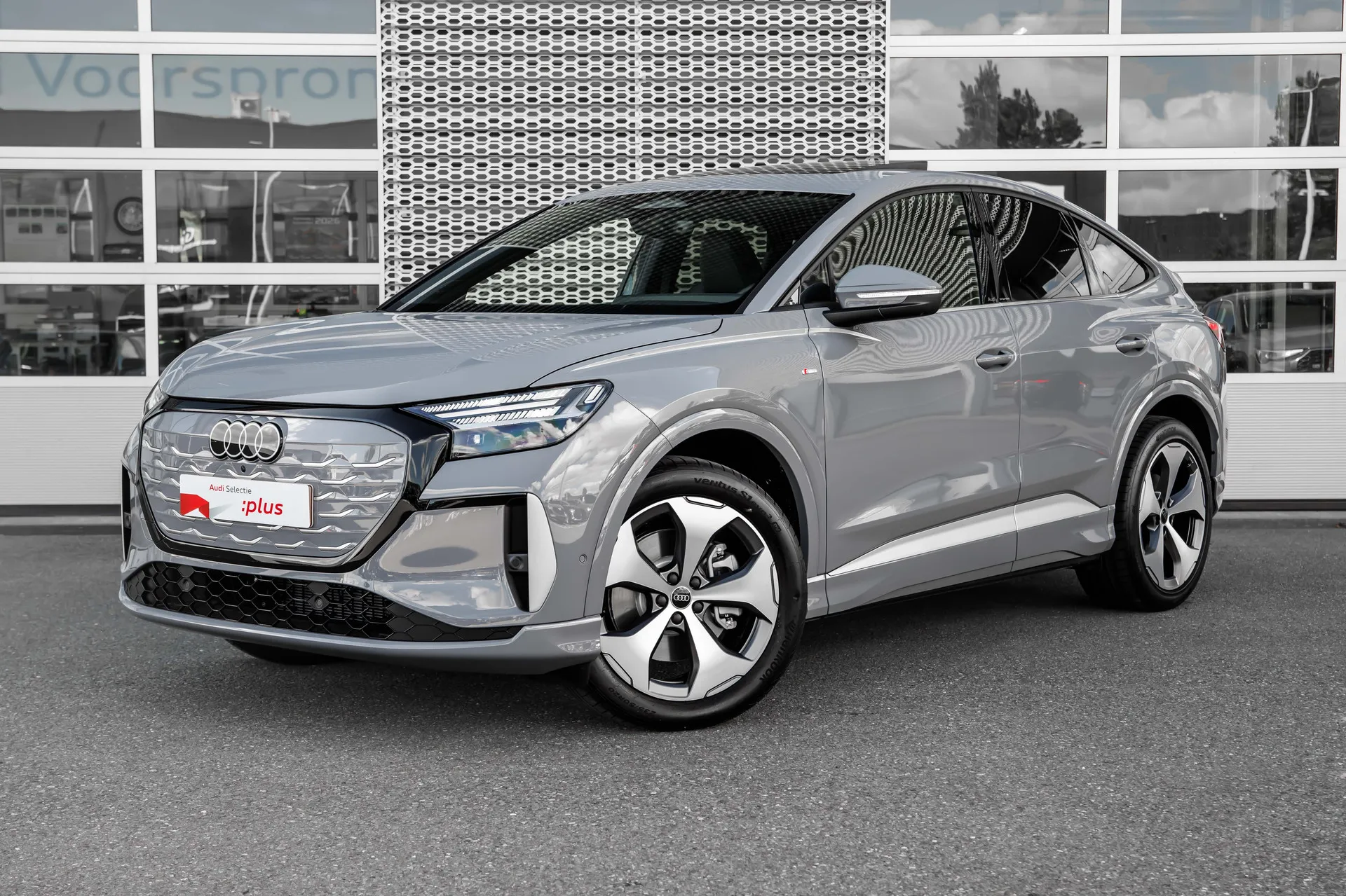 Audi Q4 Sportback e-tron — foto 1