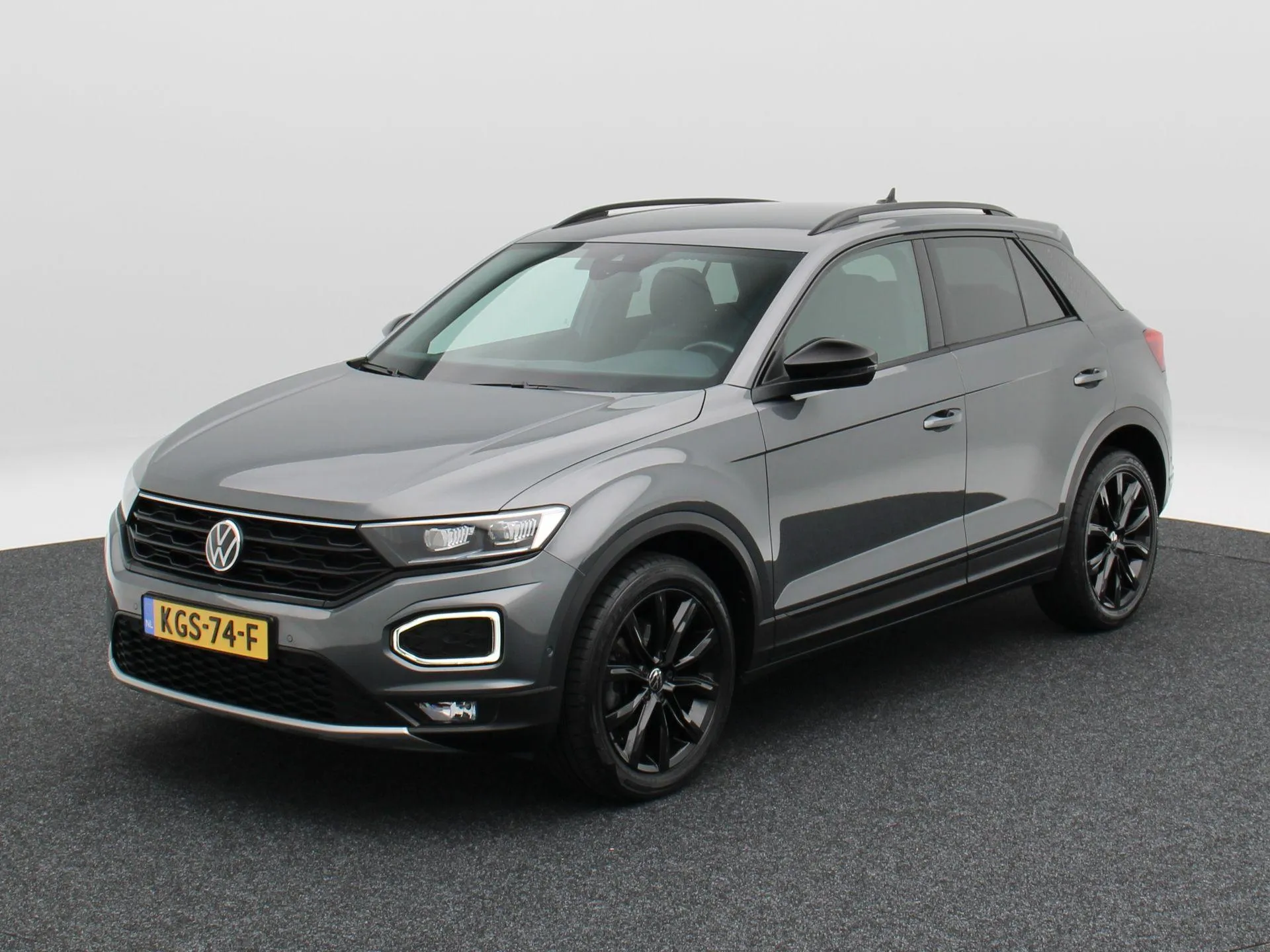 Volkswagen T-Roc — foto 1