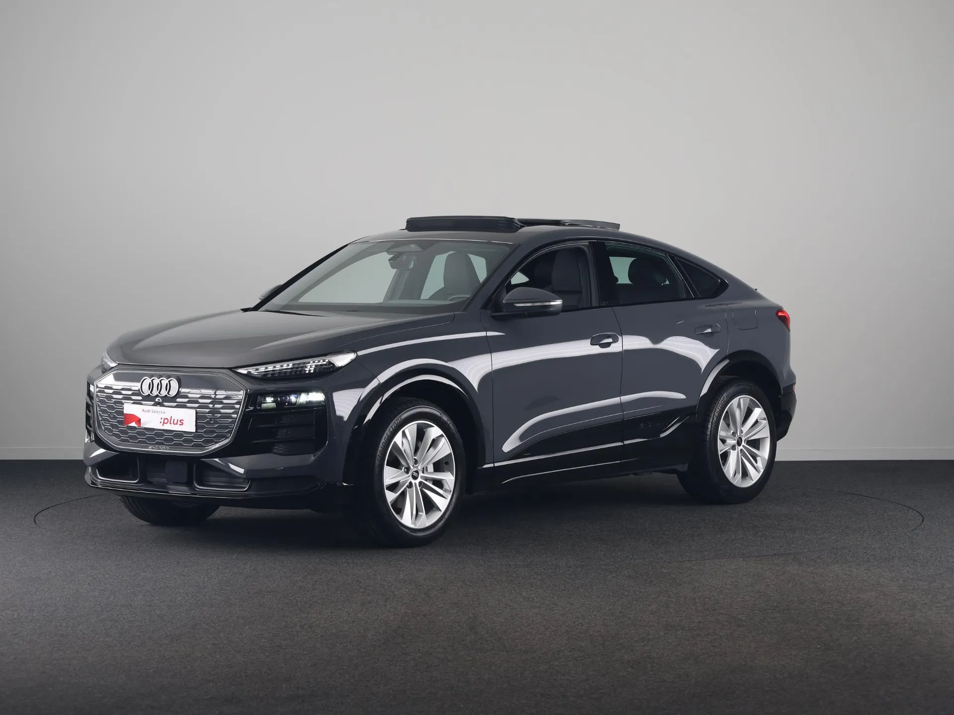 Audi Q6 e-tron — foto 1