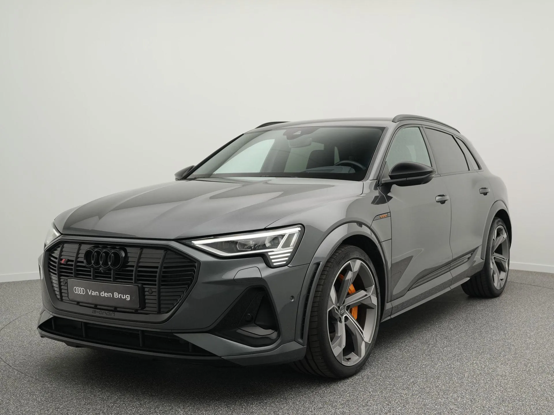Audi e-tron — foto 1