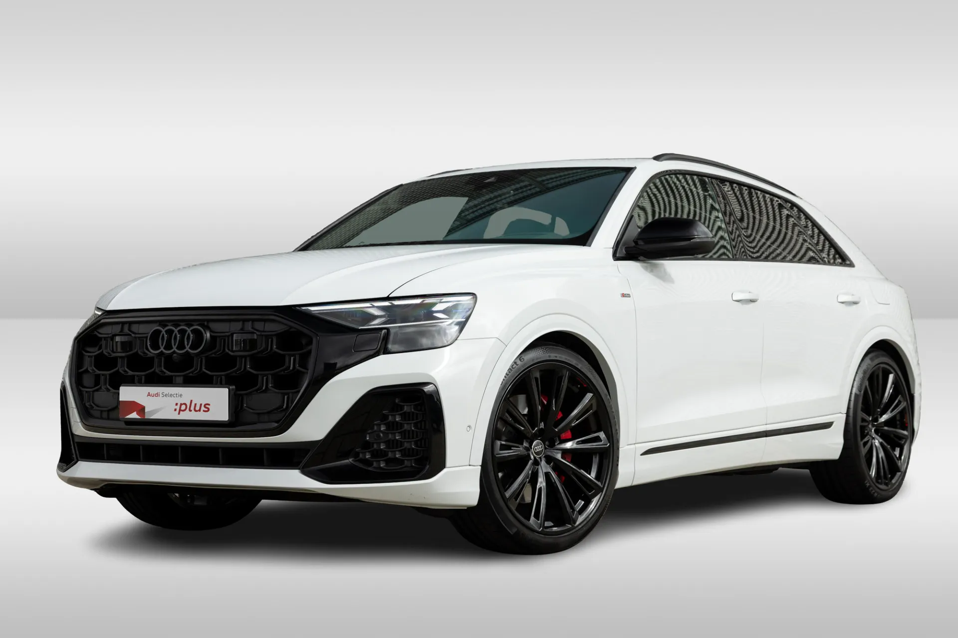 Audi Q8 — foto 1