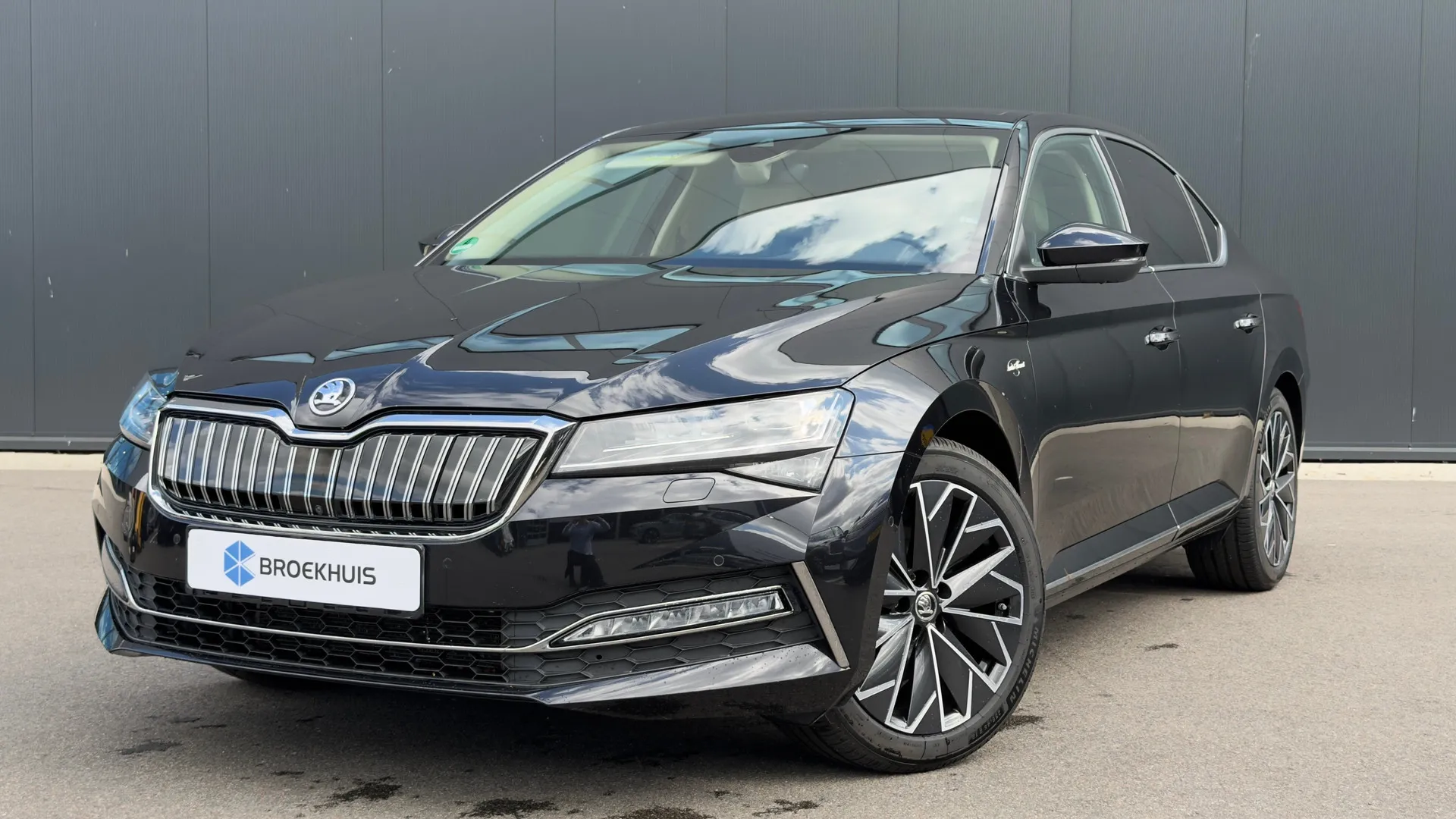 Škoda Superb — foto 1