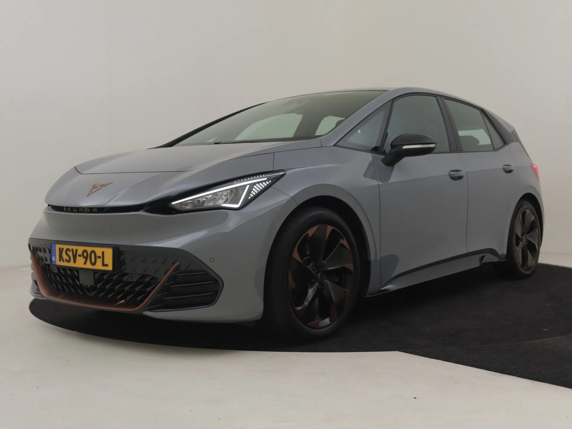 Cupra Born — foto 1