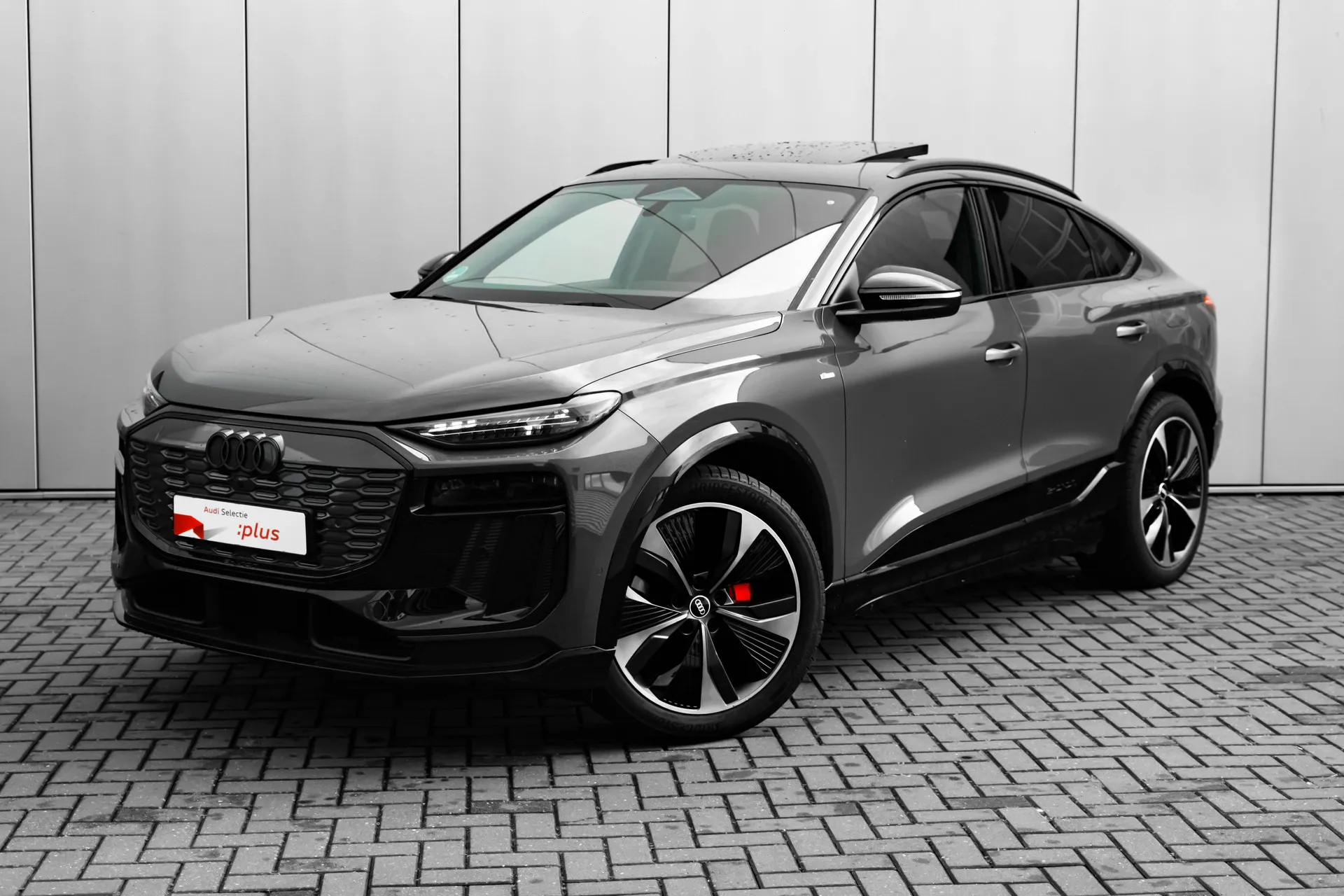 Audi Q6 e-tron — foto 1
