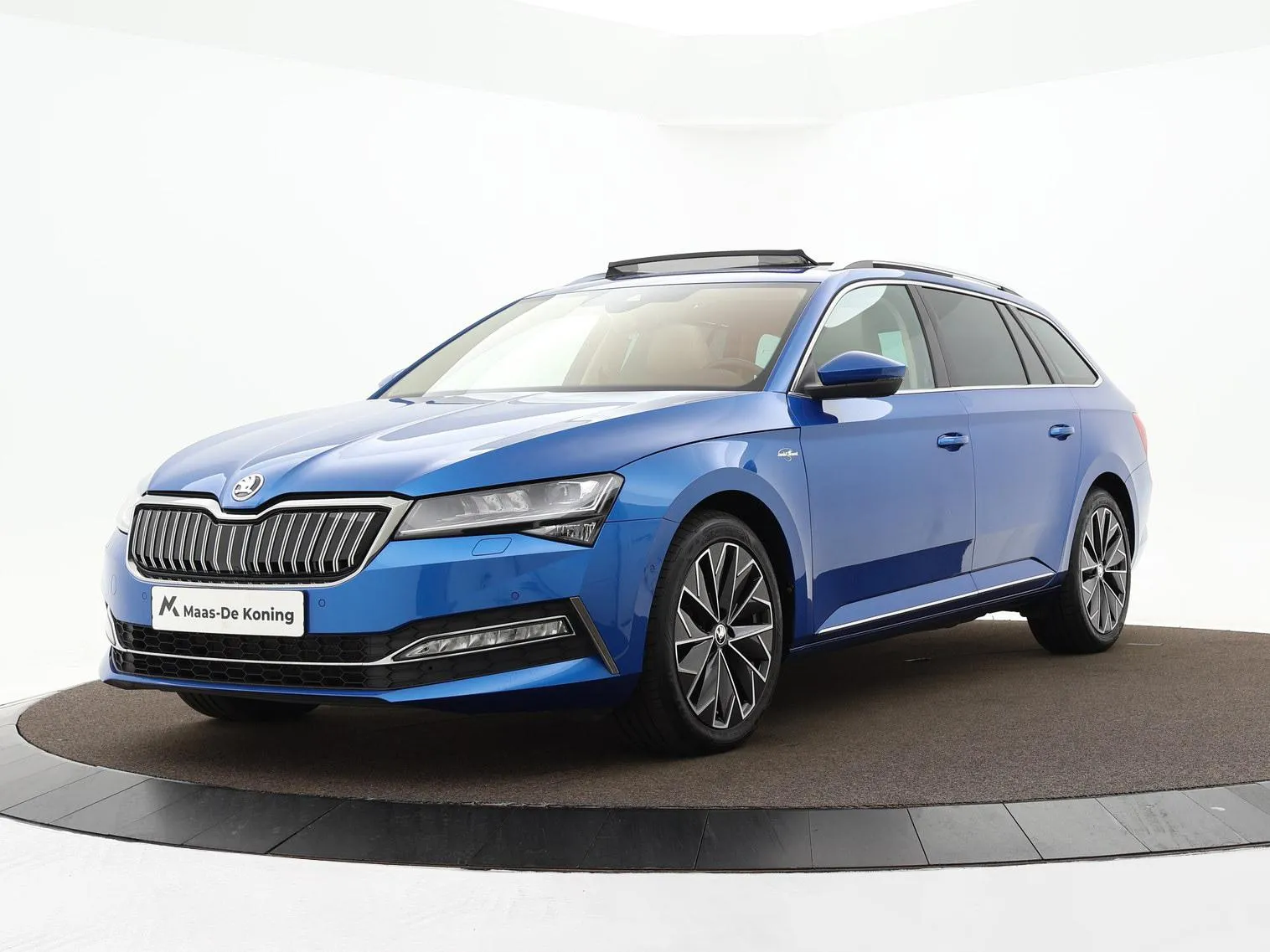 Škoda Superb — foto 1