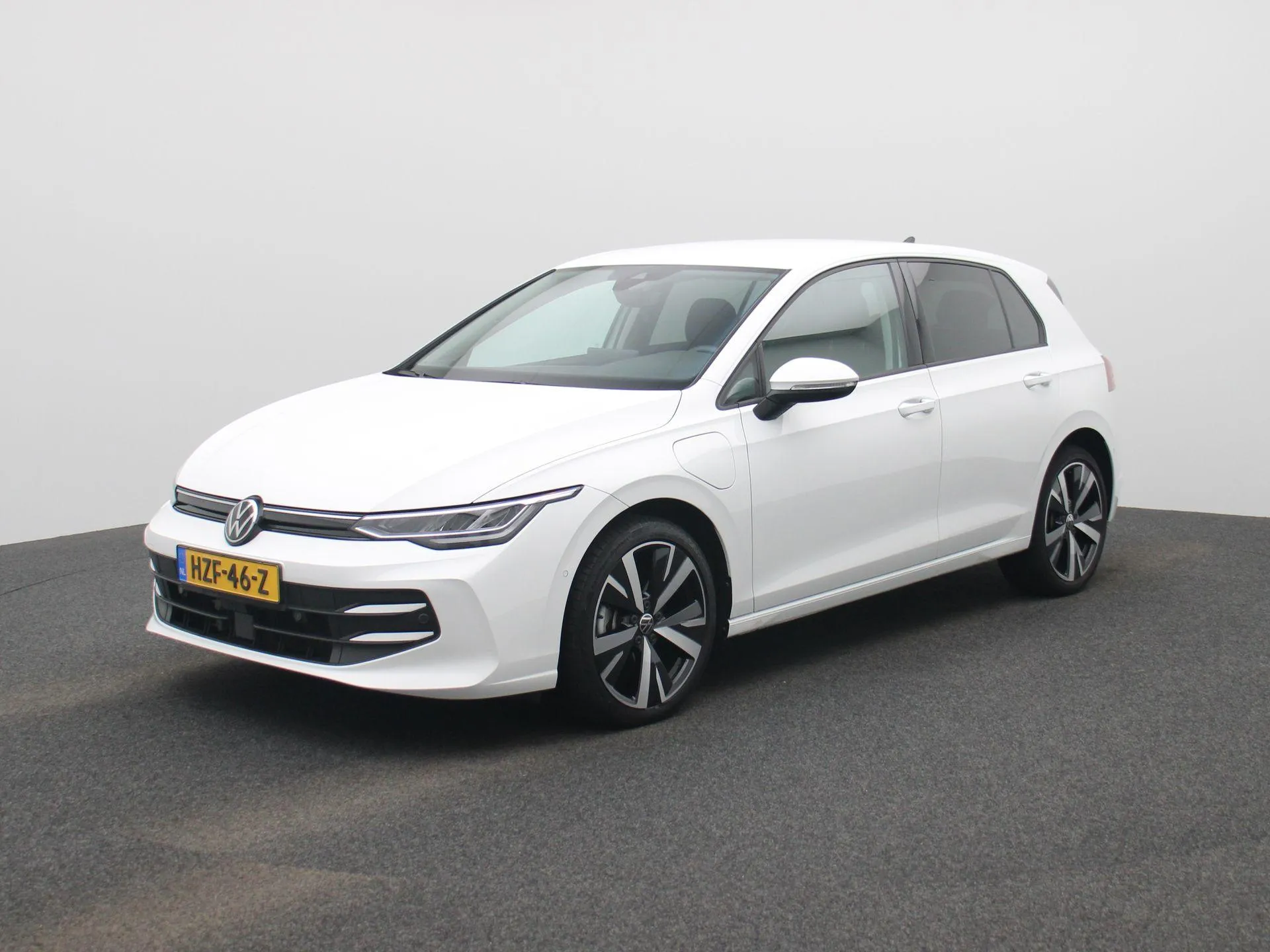 Volkswagen Golf — foto 1