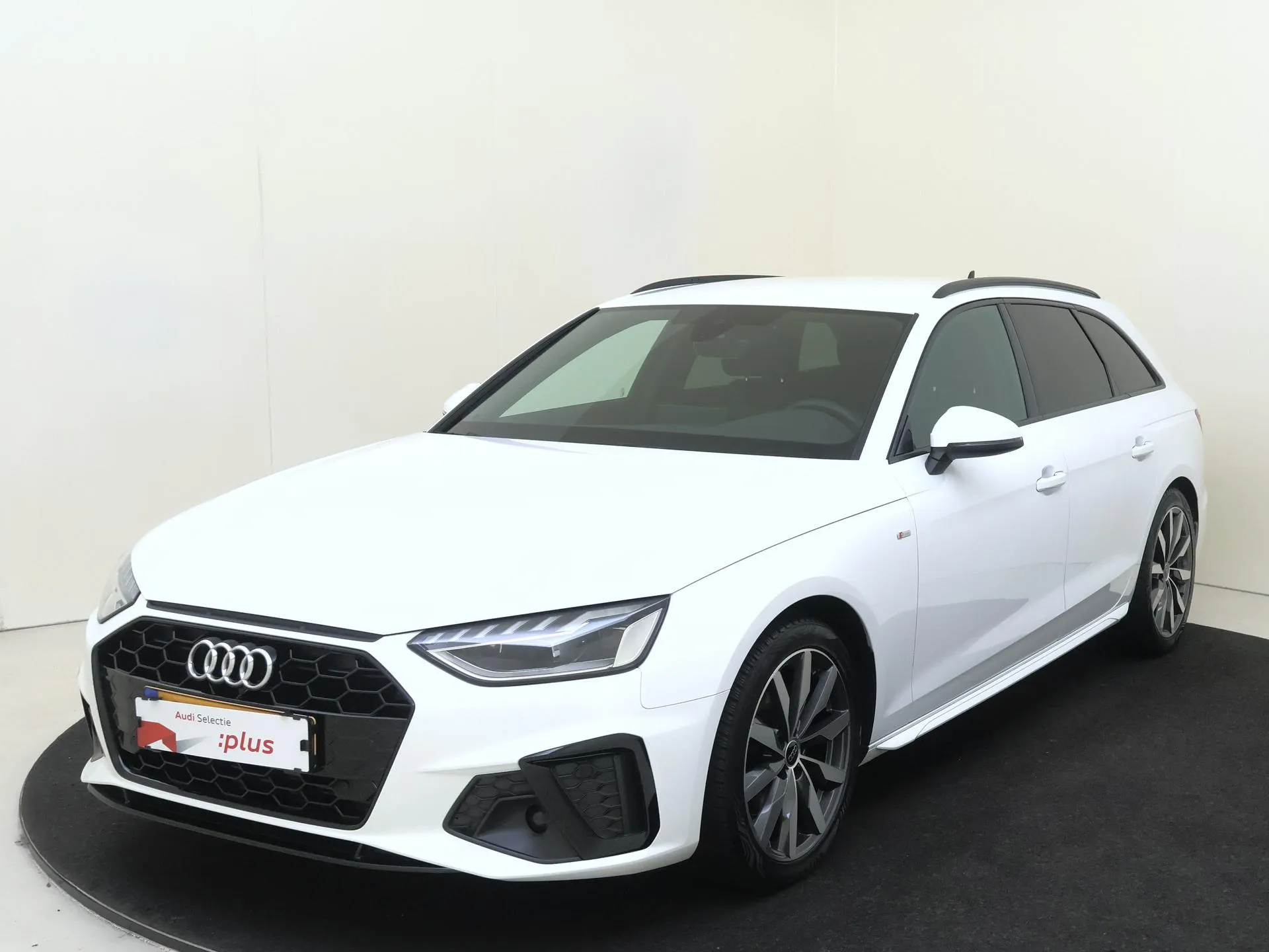 Audi A4 — foto 1