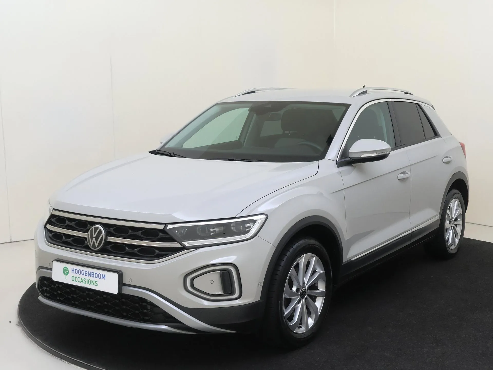 Volkswagen T-Roc — foto 1