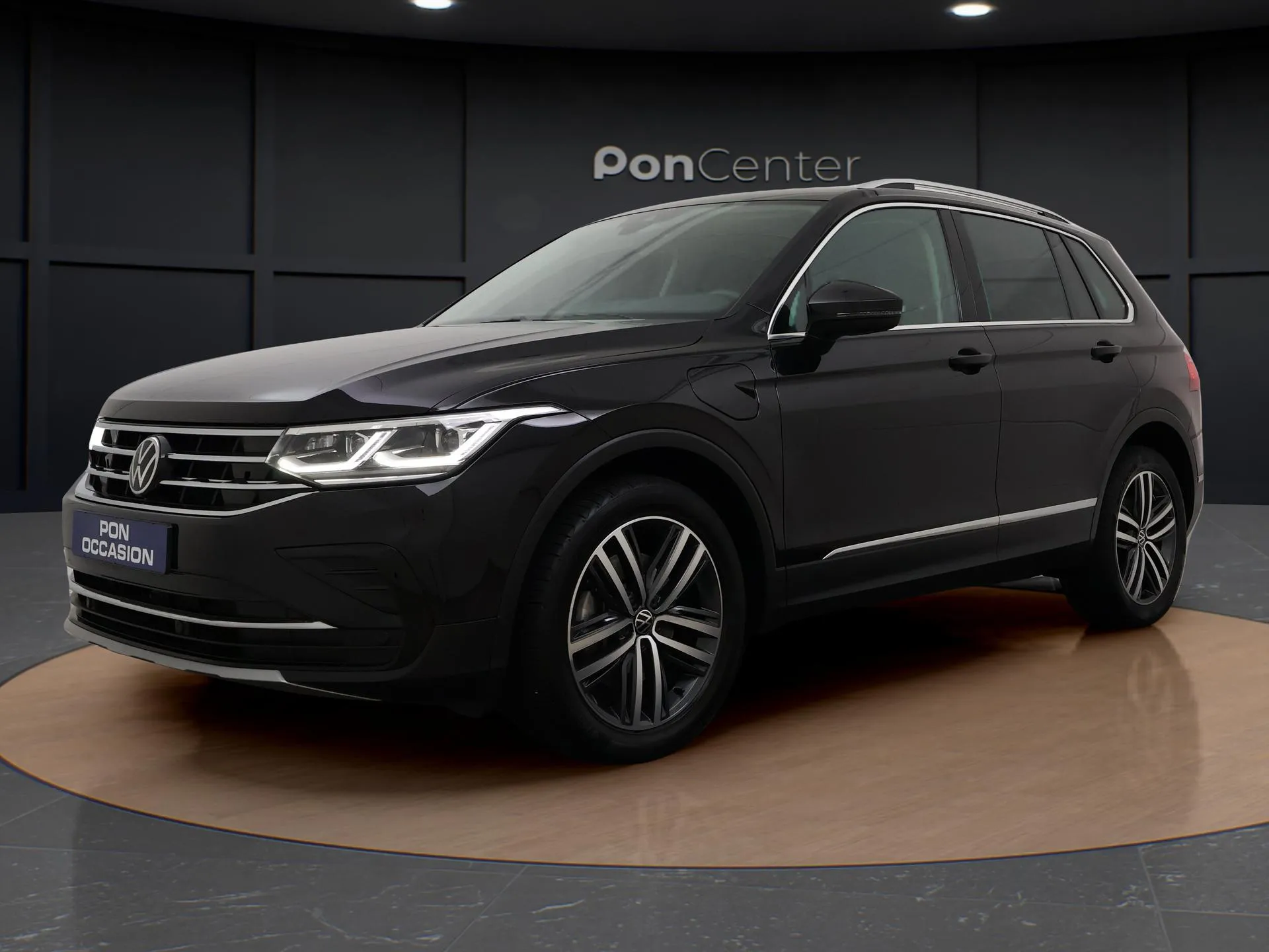 Volkswagen Tiguan — foto 1