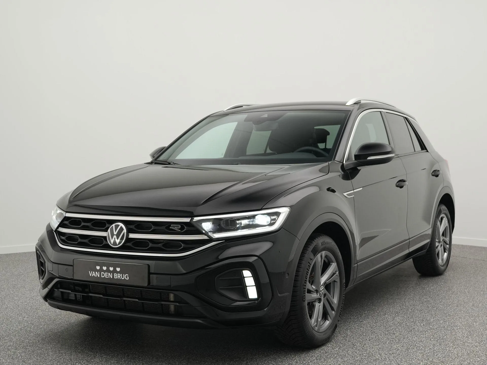 Volkswagen T-Roc — foto 1