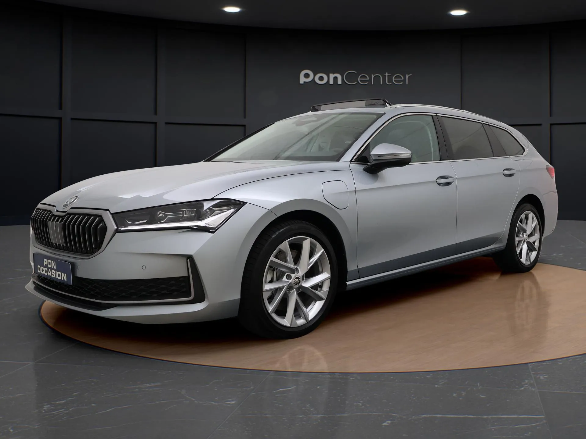Škoda Superb — foto 1