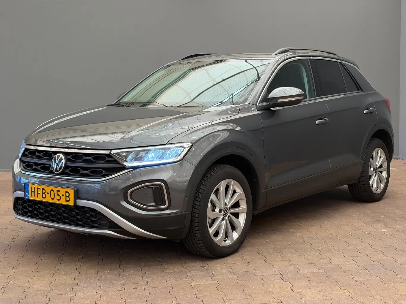 Volkswagen T-Roc — foto 1