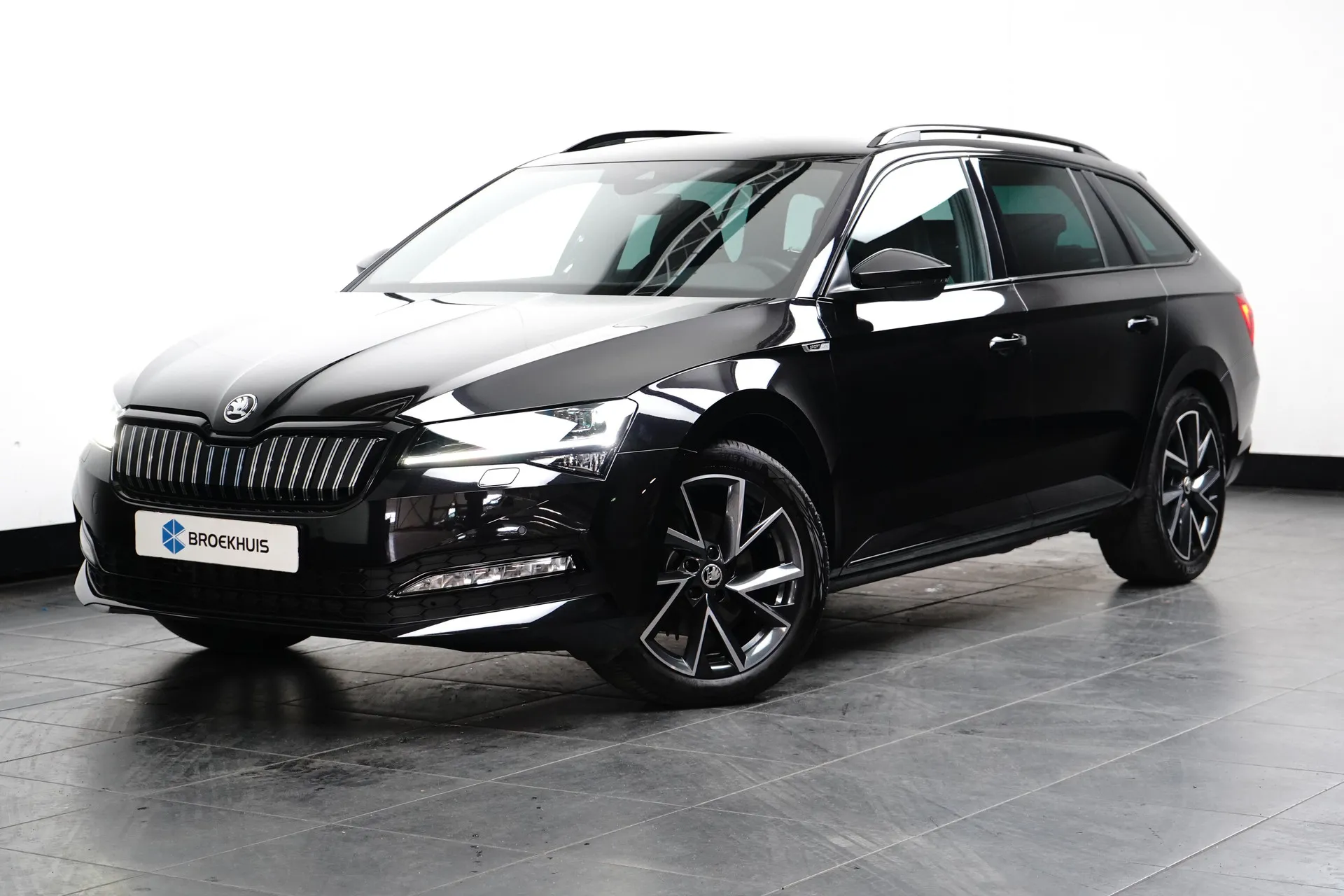 Škoda Superb — foto 1