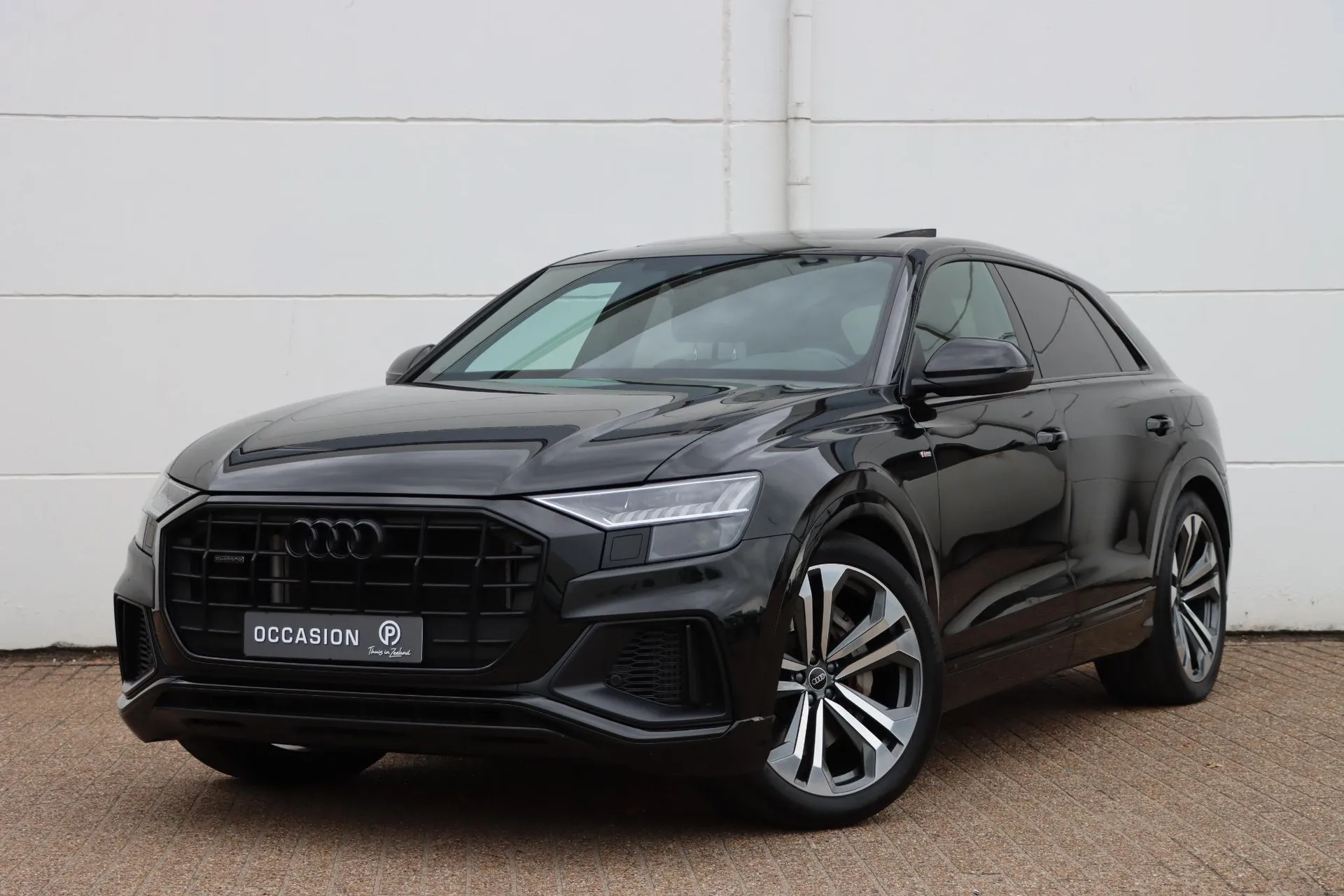 Audi Q8 — foto 1