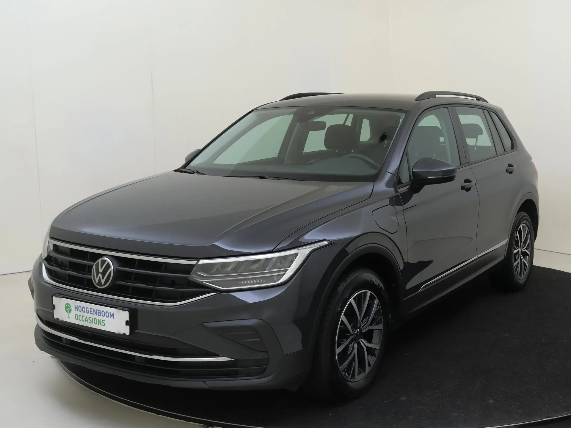Volkswagen Tiguan — foto 1