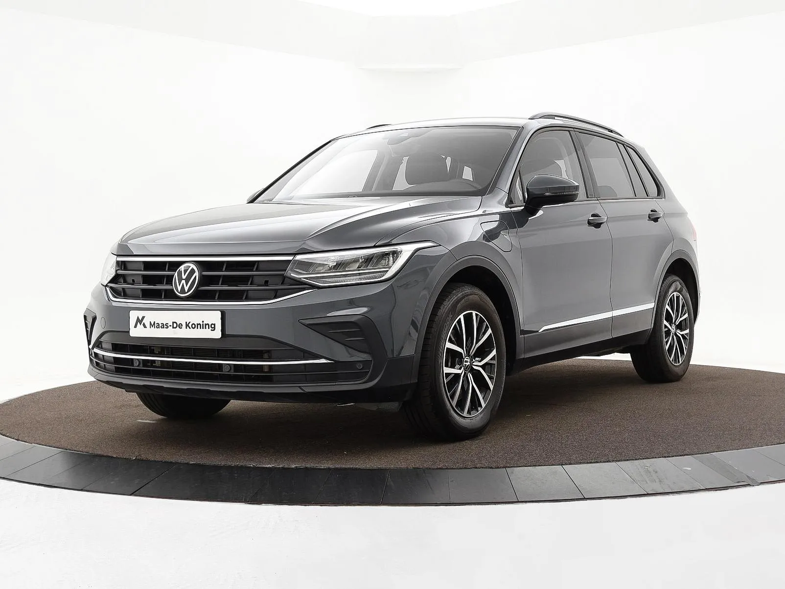 Volkswagen Tiguan — foto 1