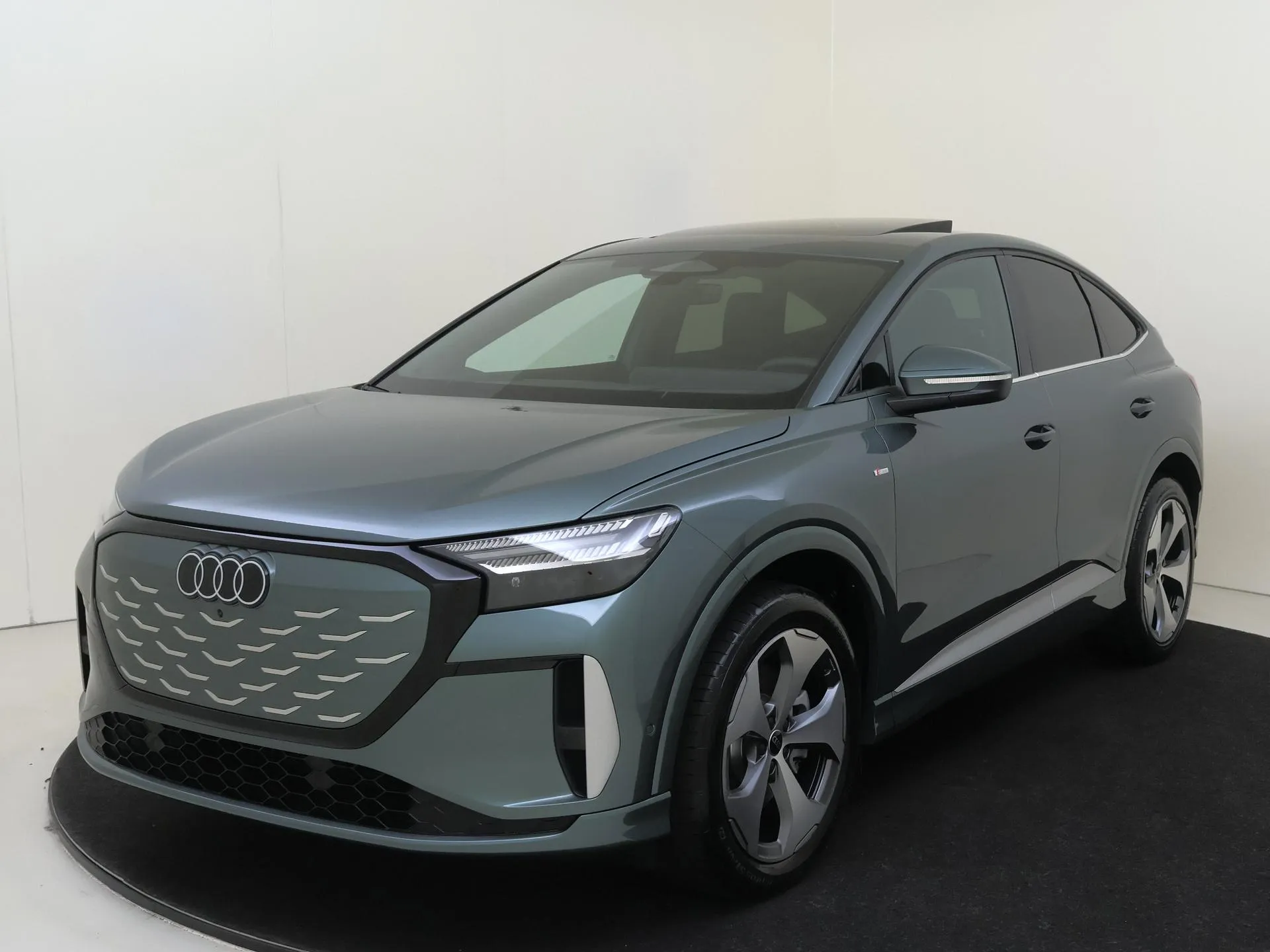 Audi Q4 Sportback e-tron — foto 1