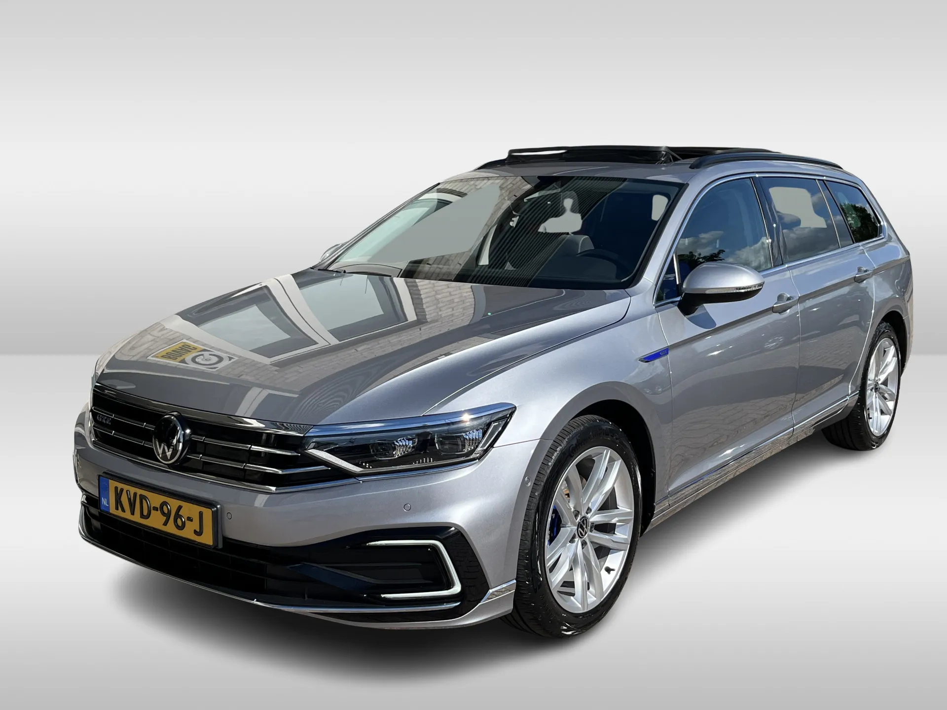 Volkswagen Passat — foto 1