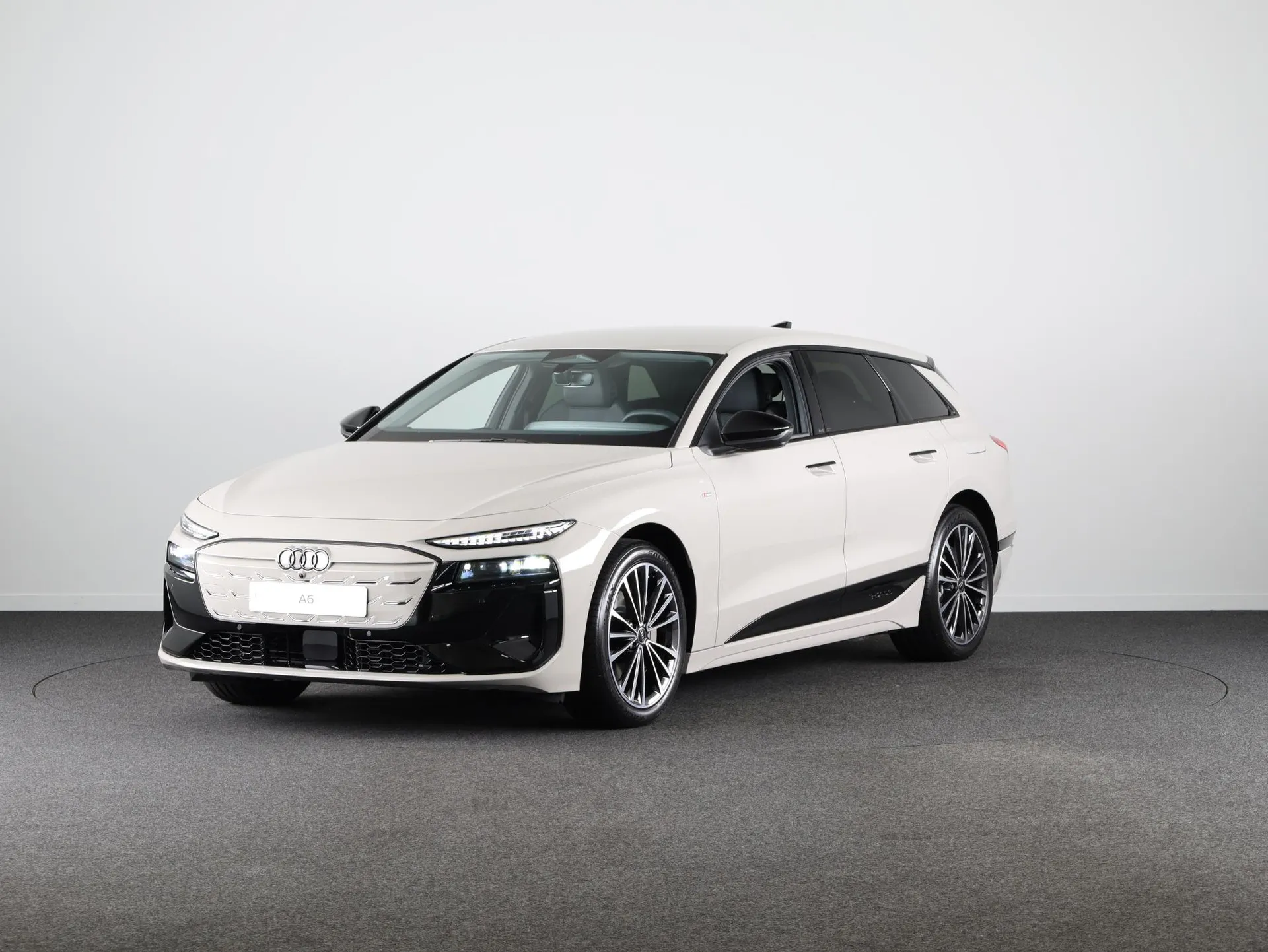 Audi A6 Avant e-tron — foto 1