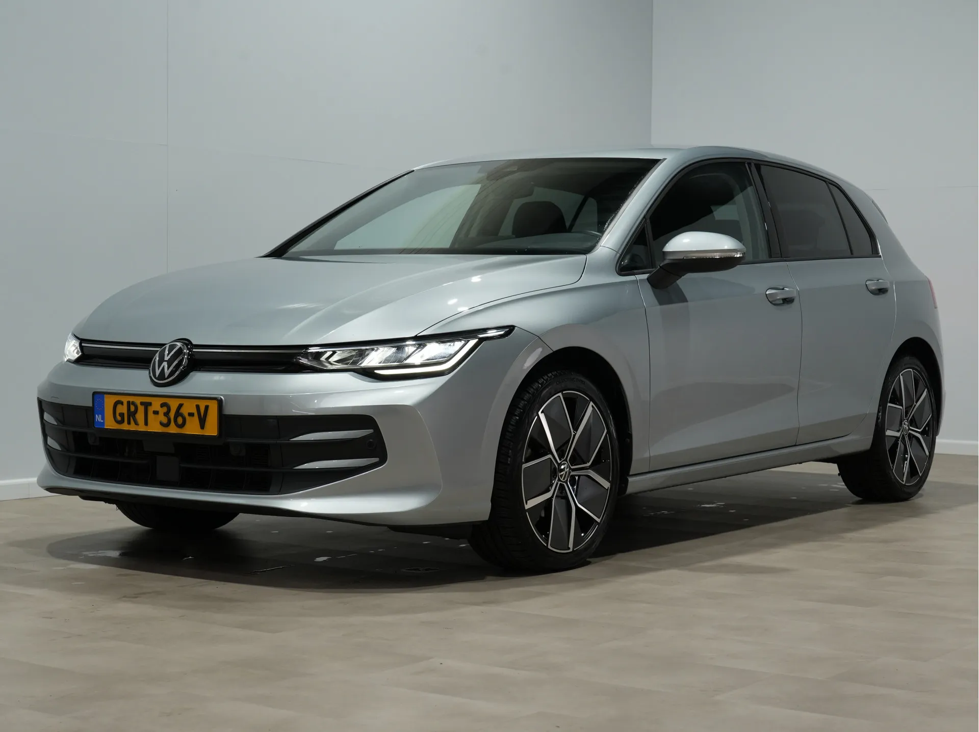 Volkswagen Golf — foto 1