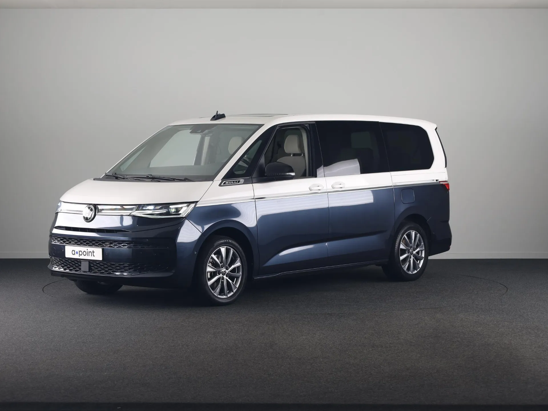 Volkswagen Multivan — foto 1