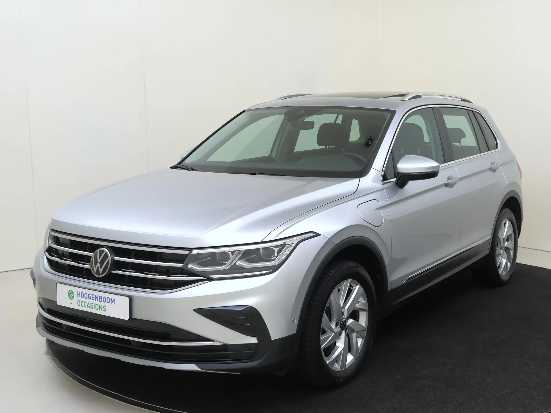 Volkswagen Tiguan — foto 1