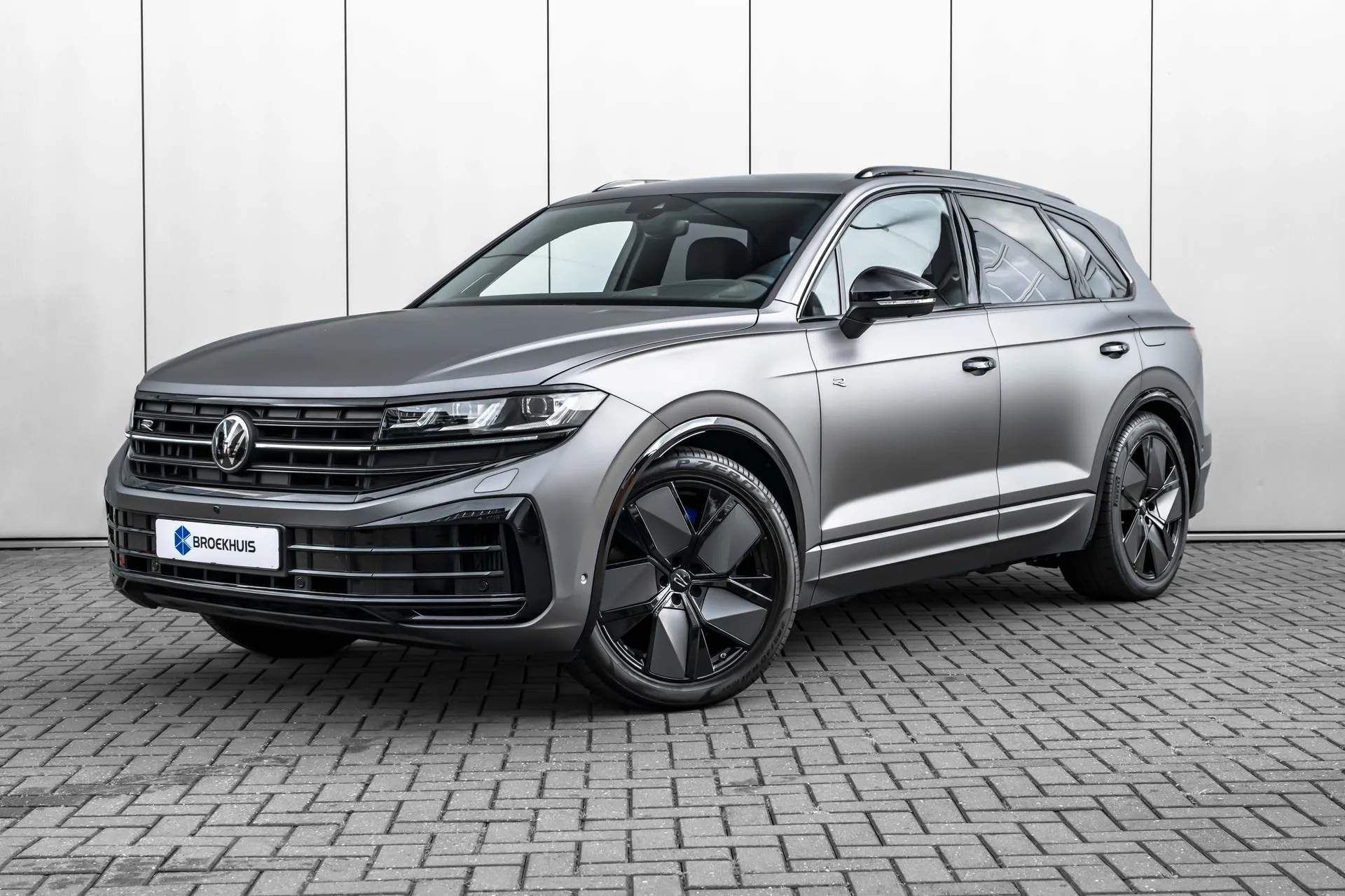 Volkswagen Touareg — foto 1