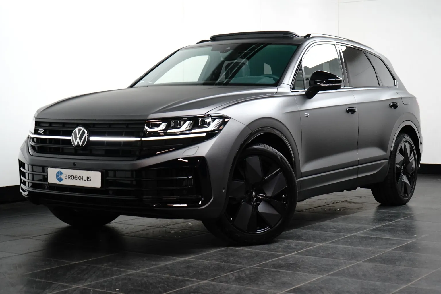Volkswagen Touareg — foto 1