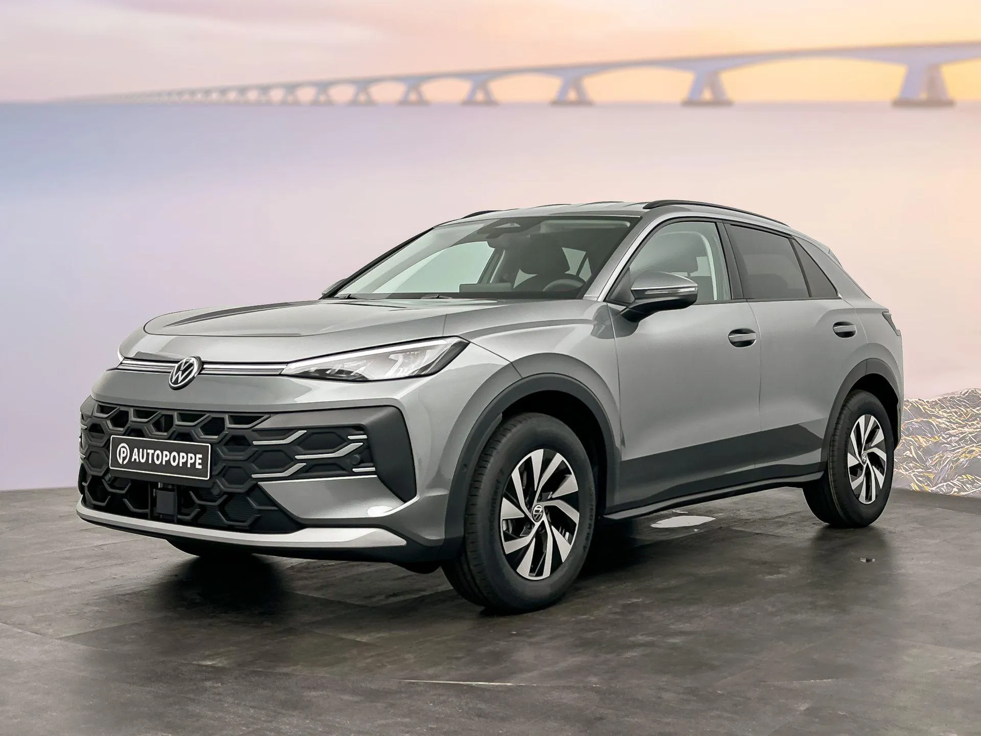 Volkswagen T-Roc — foto 1