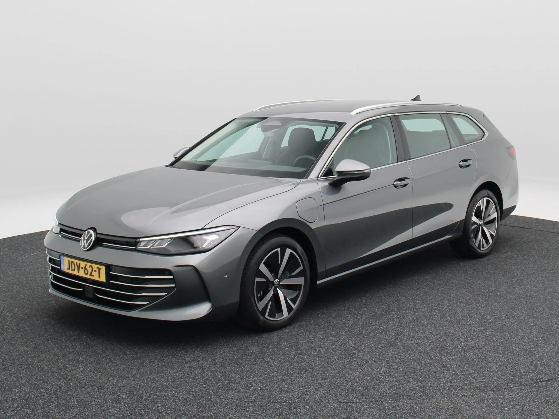 Volkswagen Passat — foto 1