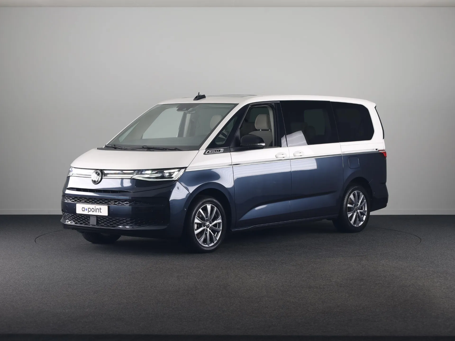 Volkswagen Multivan — foto 1