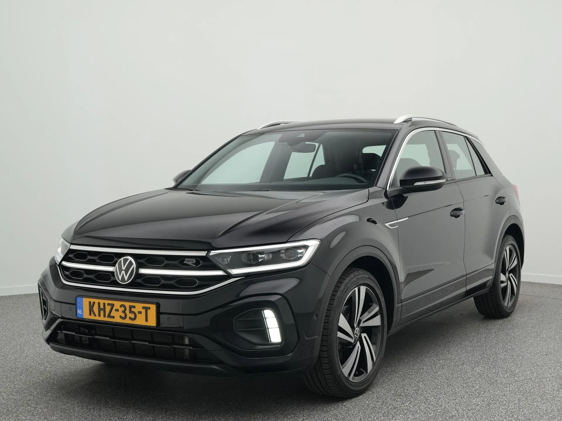 Volkswagen T-Roc — foto 1