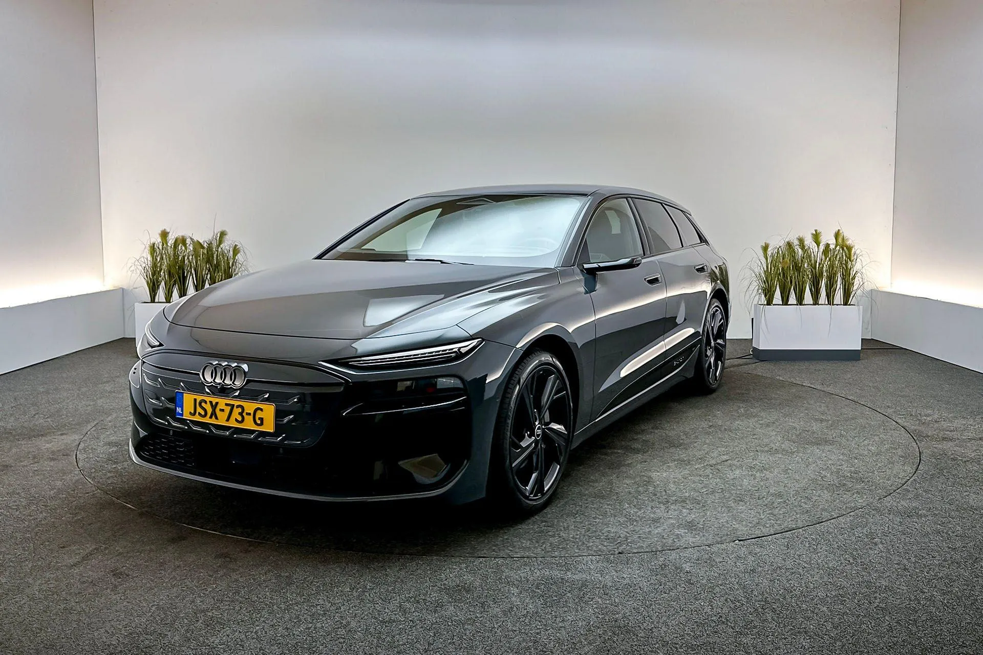 Audi A6 Avant e-tron — foto 1