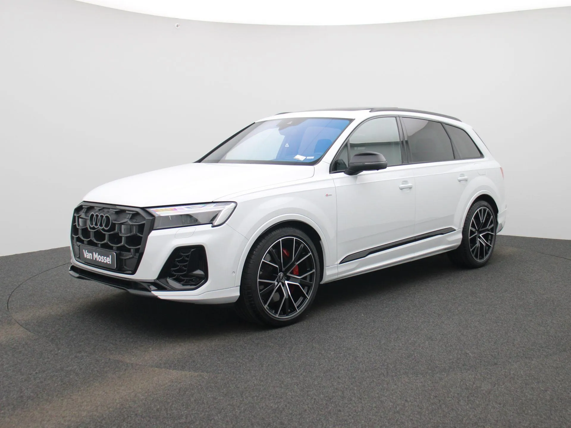 Audi Q7 — foto 1