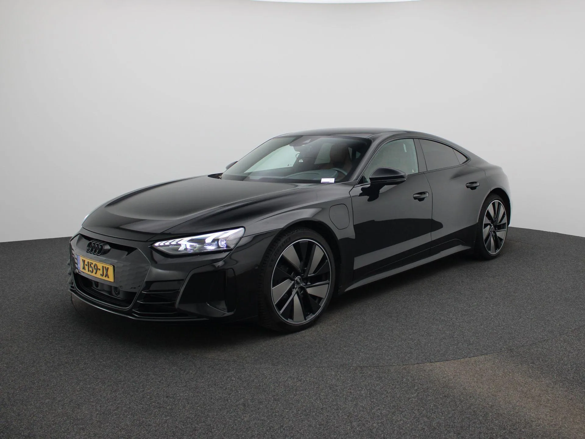 Audi e-tron GT — foto 1