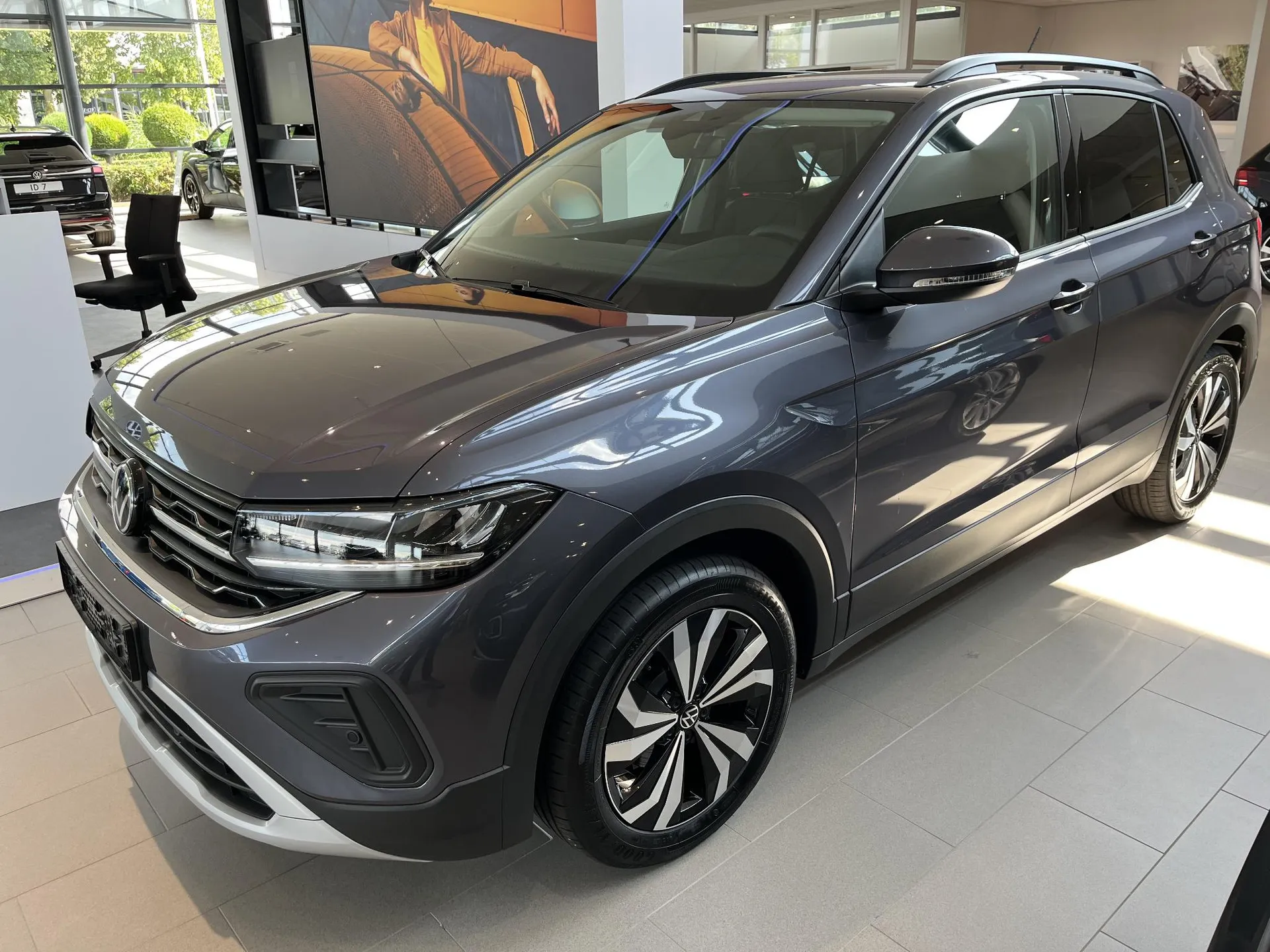 Volkswagen T-Cross — foto 1